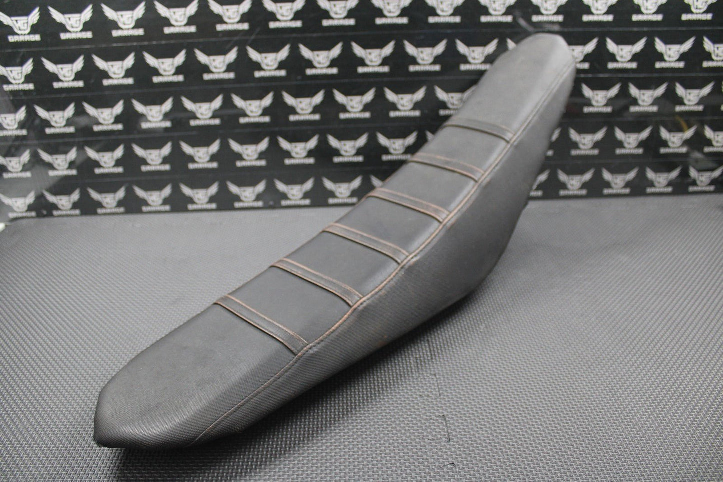 2013 KTM 450 SXF OEM SEAT SADDLE FOAM PAN COVER COMPLETE 77207040200 - hggarage