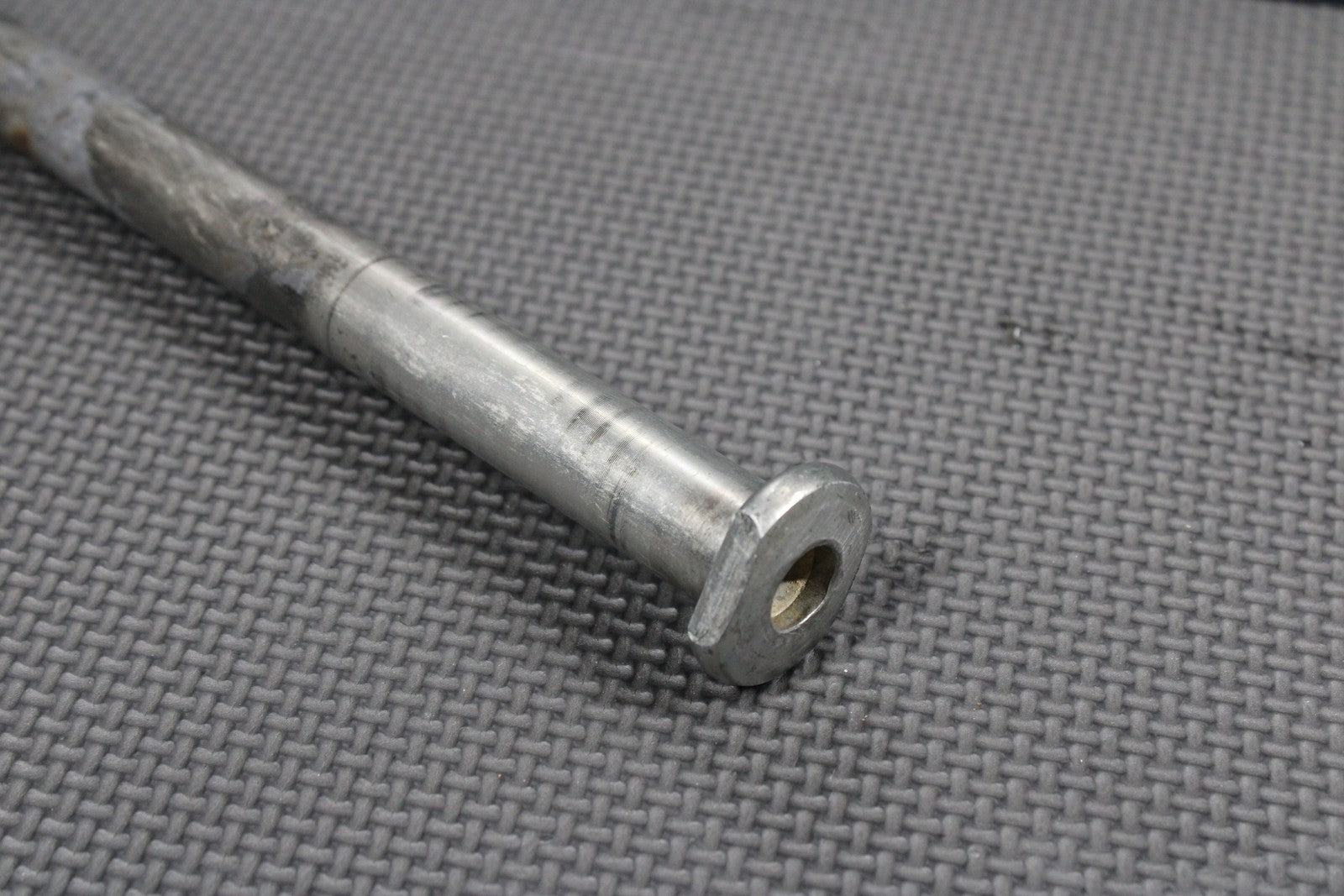 2019 HONDA CRF450RX CRF450R OEM REAR BACK SWINGARM BOLT SUSPENSION PIVOT AXLE - hggarage