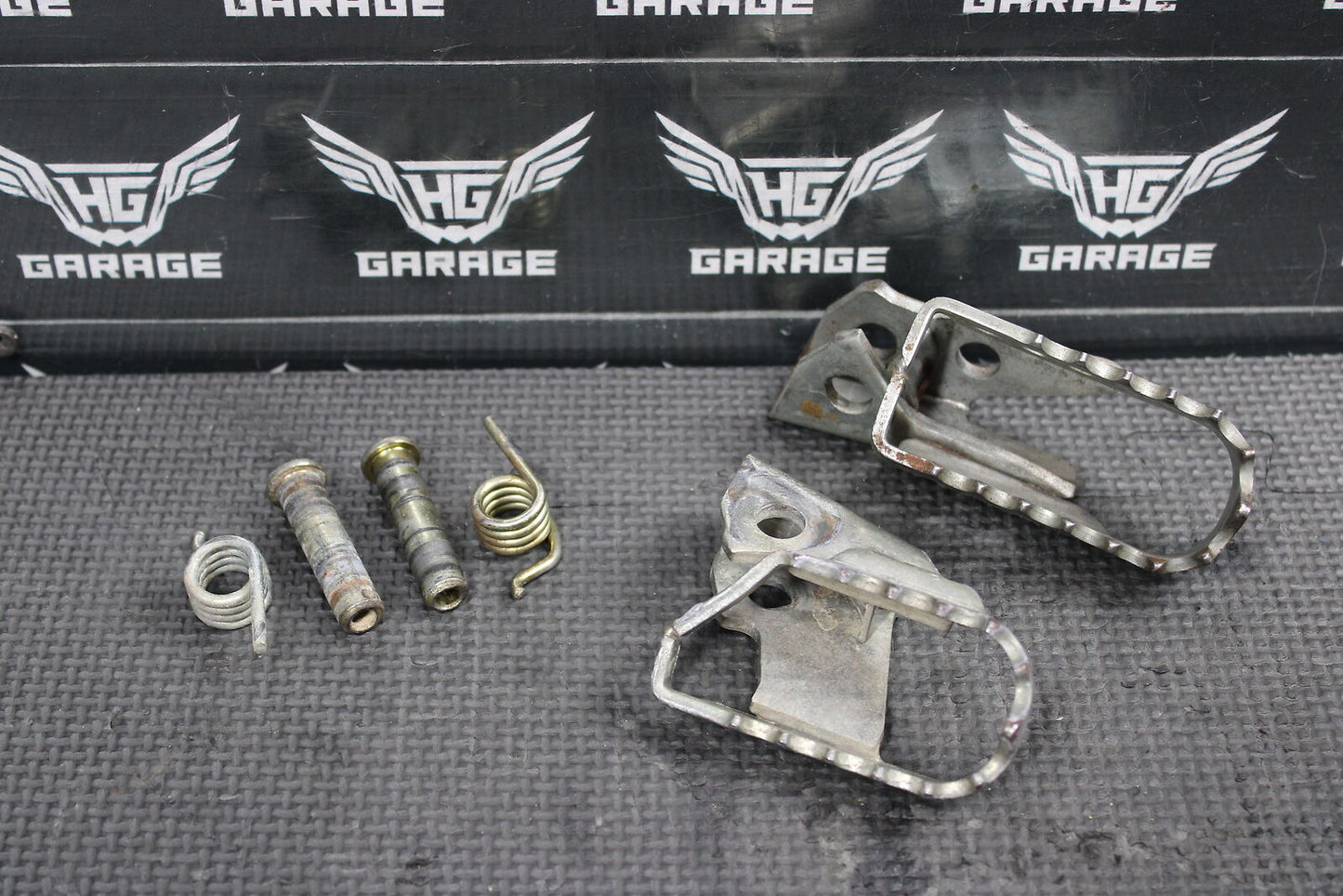 2000 YAMAHA TTR125 TTR125E TTR125L TTR125LE OEM FOOT PEGS PEDALS FRAME STAND