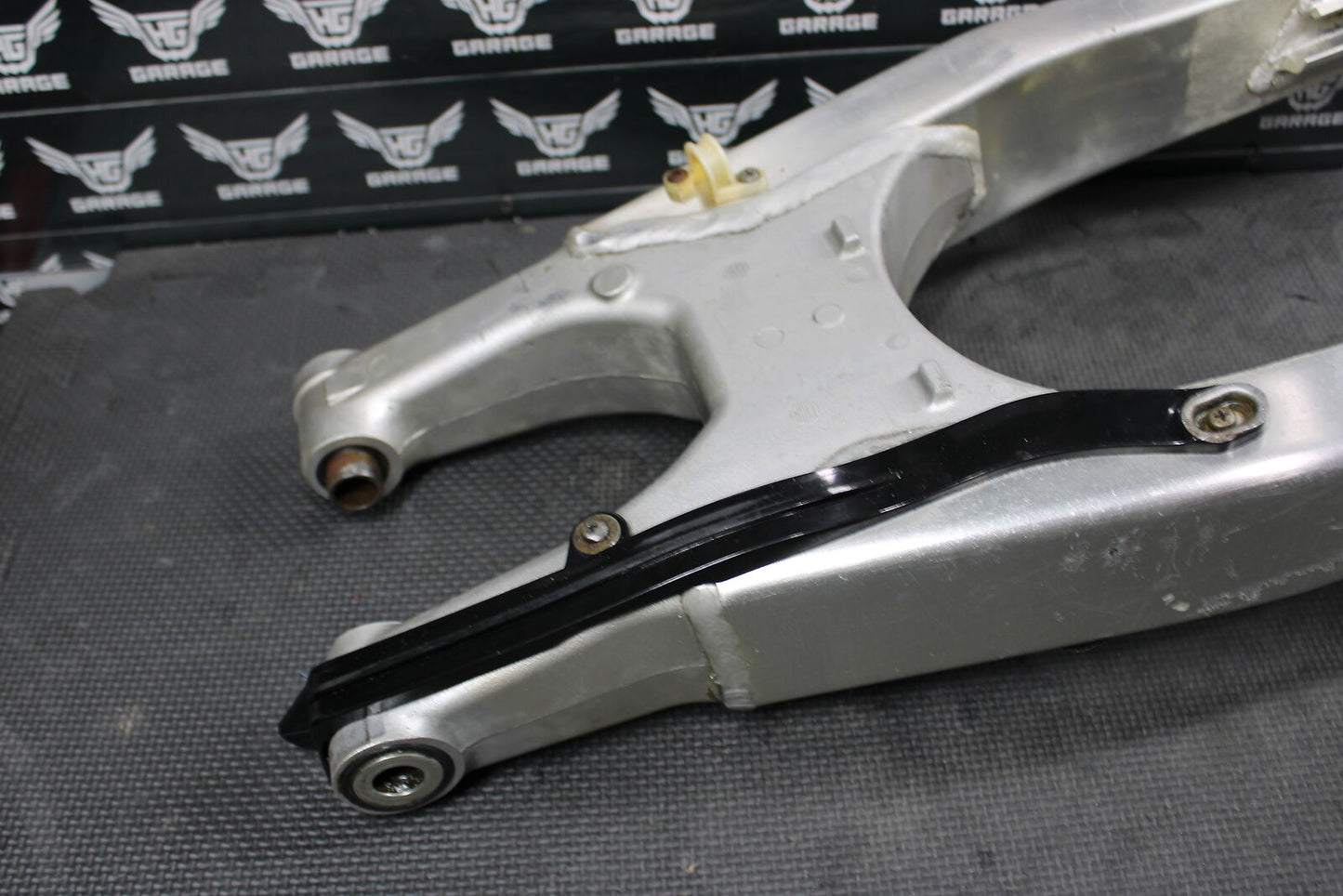 2006 HONDA CRF250R OEM SWINGARM SWING ARM SUSPENSION 52200-KRN-840