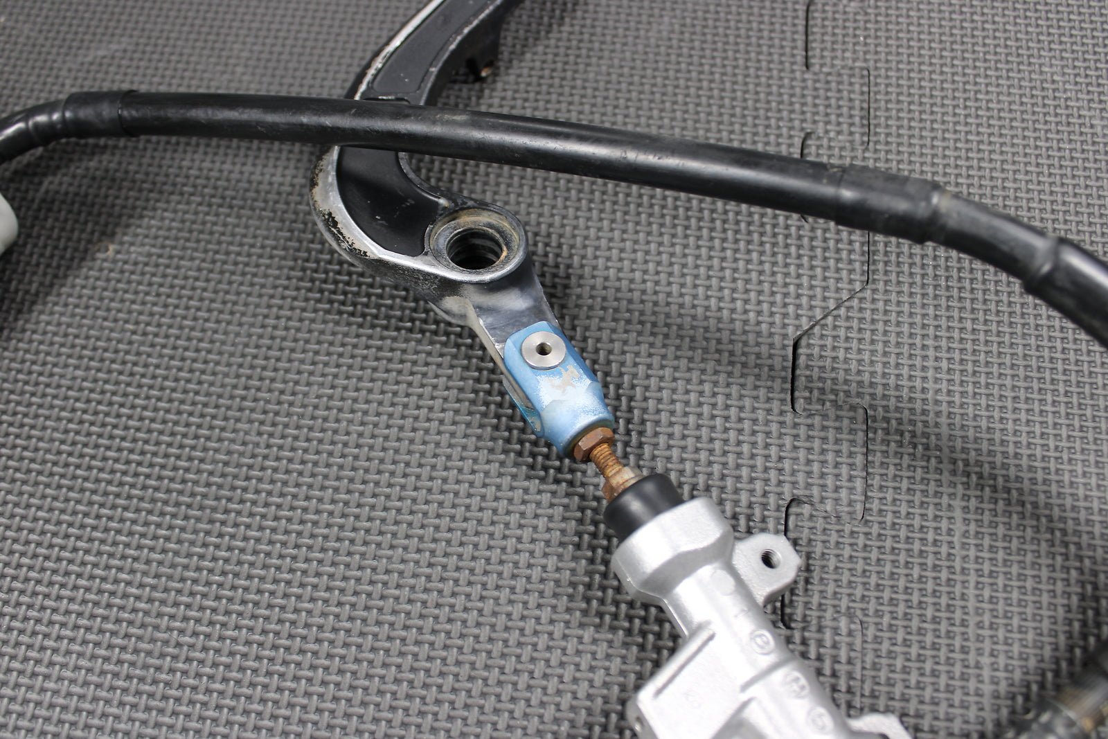2009 YAMAHA YZ450F OEM NISSIN REAR BACK BRAKE CALIPER MASTER CYLINDER LEVER - hggarage