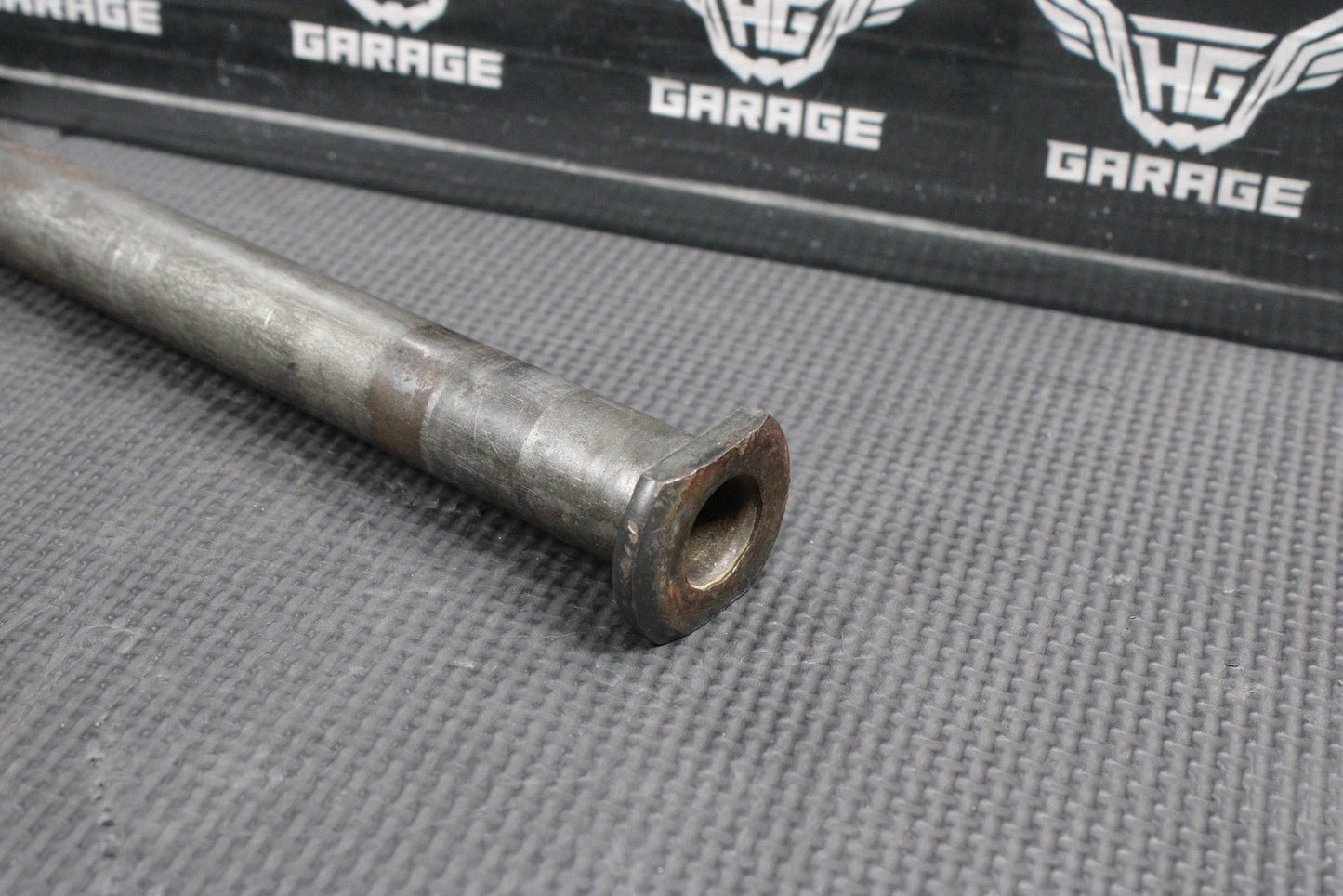 2002 YAMAHA YZ250 OEM REAR AXLE BACK WHEEL RIM PIVOT BOLT AXEL 5ET - 25381 - 00 - 00 - hggarage