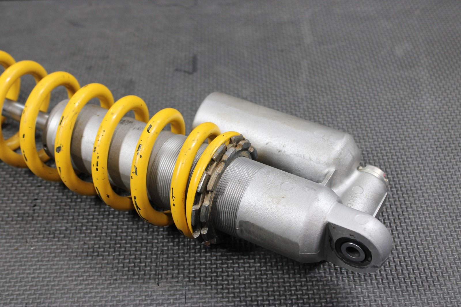 1998 HONDA CR125R OEM 98 - 99 REAR BACK SHOCK ABSORBER SUSPENSION 52400 - KZ4 - A71 - hggarage