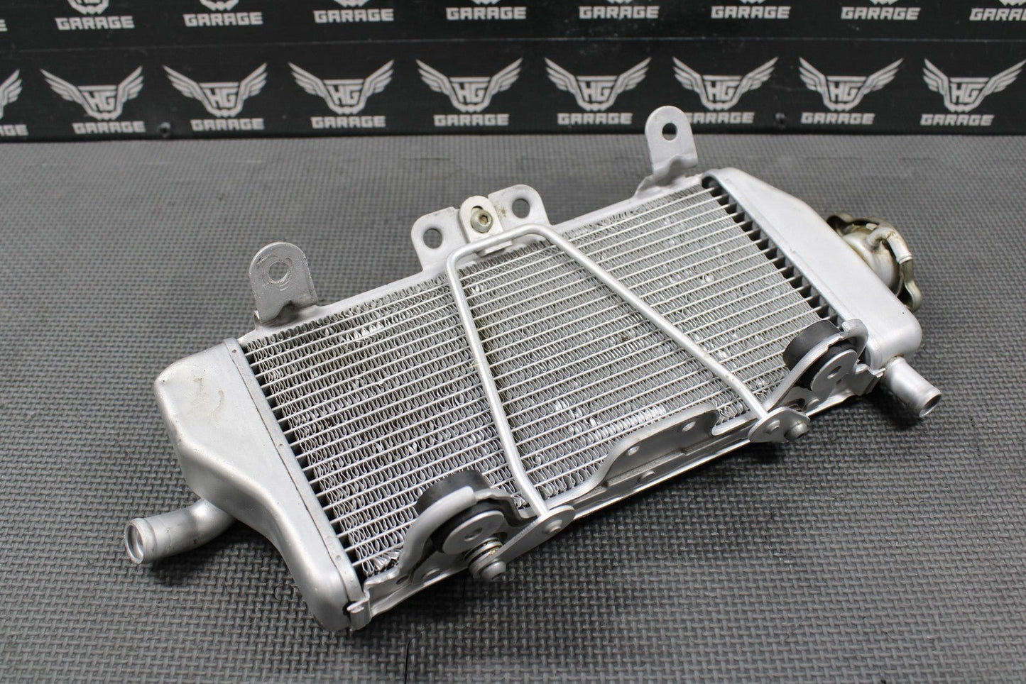 2009 YAMAHA 07 - 11 WR450F 07 - 09 YZ450F OEM RIGHT RADIATOR COOLER 2S2 - 12461 - 70 - 00 - hggarage
