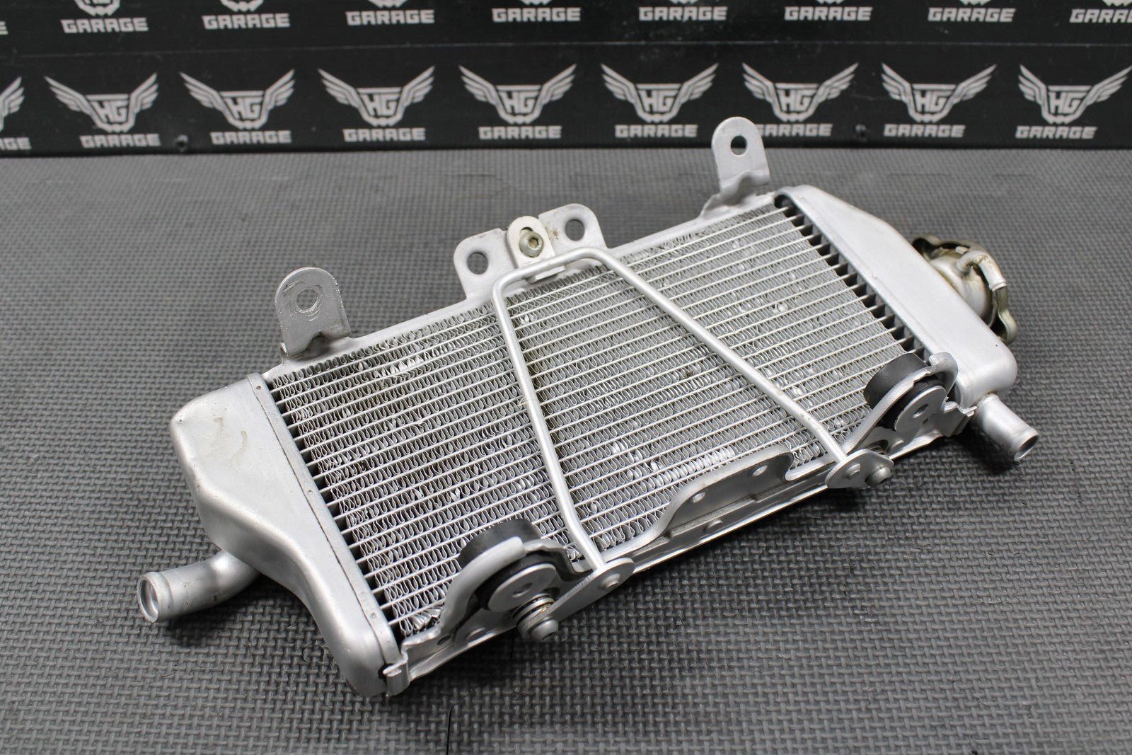 2009 YAMAHA 07 - 11 WR450F 07 - 09 YZ450F OEM RIGHT RADIATOR COOLER 2S2 - 12461 - 70 - 00 - hggarage