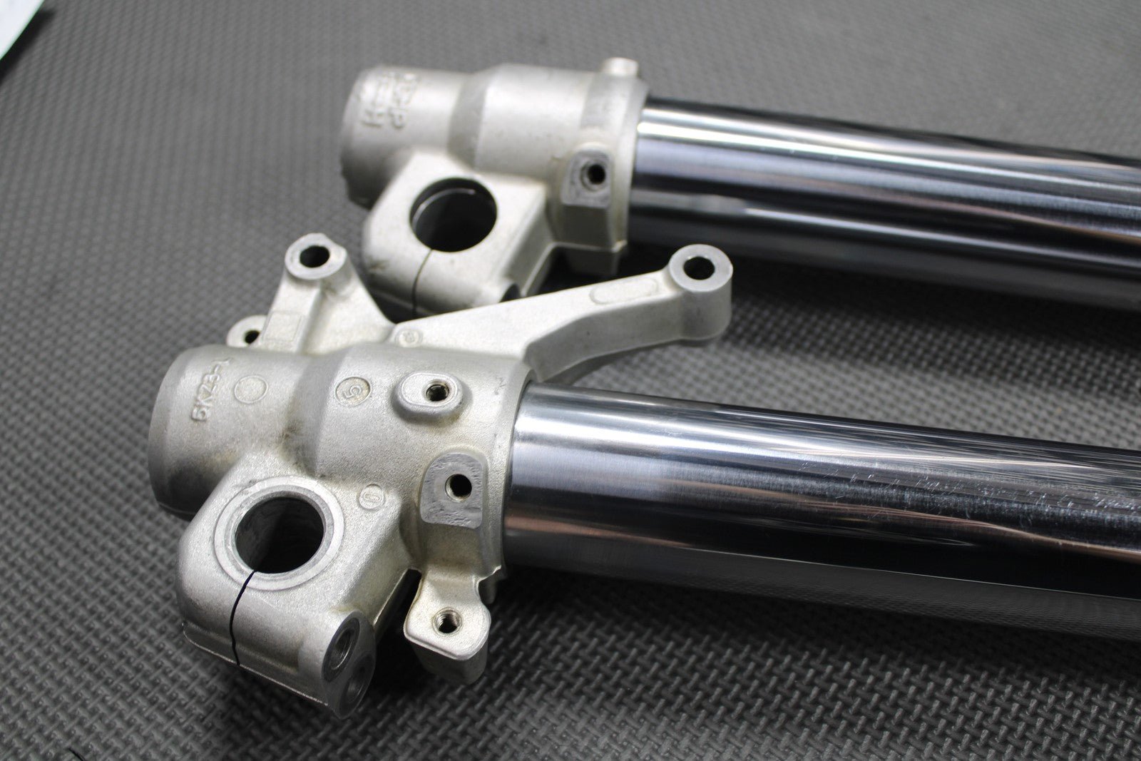 2001 HONDA CR125R OEM RIGHT LEFT FRONT SUSPENSION FORKS SHOCKS 51400 - KZ4 - J31ZA - hggarage