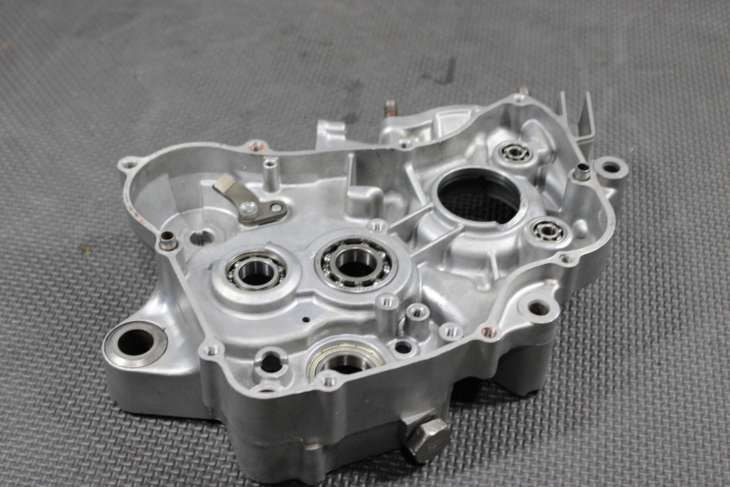 1998 HONDA CR125R OEM RIGHT ENGINE MOTOR CRANKCASE CRANK CASES BLOCK - hggarage