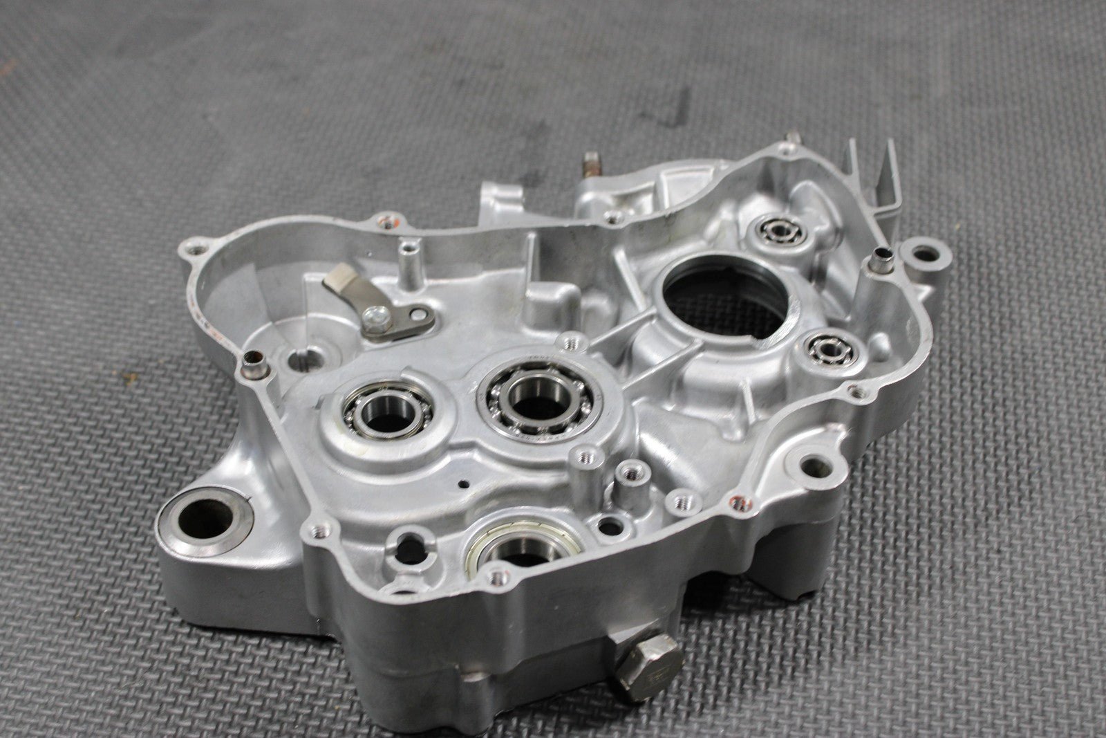 1998 HONDA CR125R OEM RIGHT ENGINE MOTOR CRANKCASE CRANK CASES BLOCK - hggarage