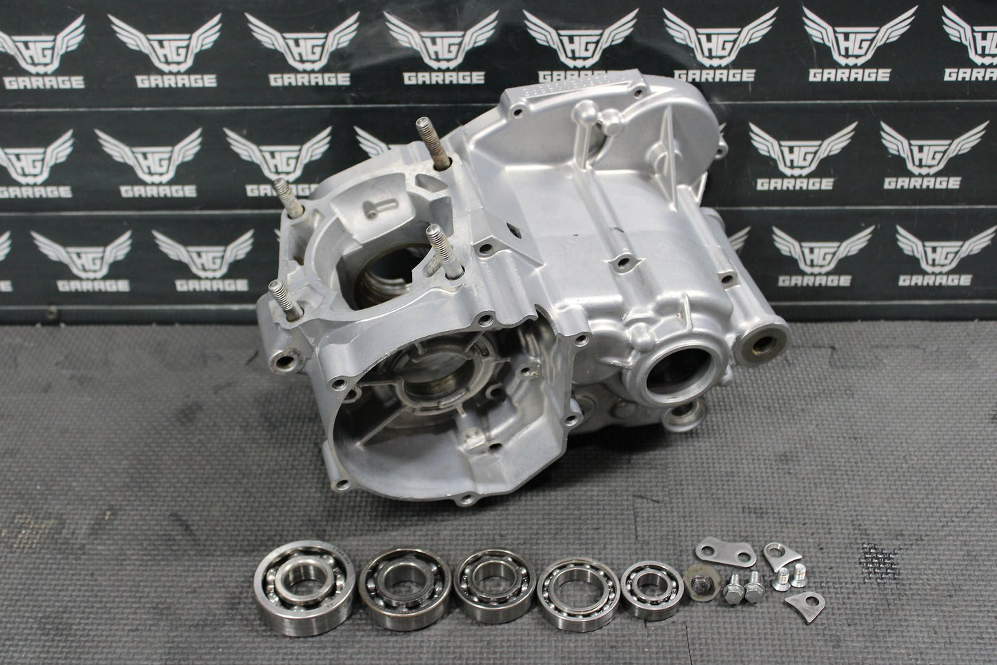 2016 KAWASAKI KX85 OEM LEFT RIGHT ENGINE MOTOR CRANKCASE CRANK - hggarage