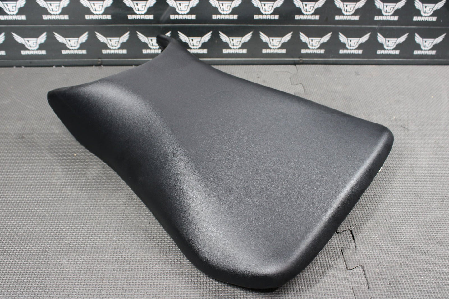 2009 Yamaha 03 - 05 YZF R6 06 - 09 R6S OEM Front Drivers Seat Pad Saddle Nice! - hggarage
