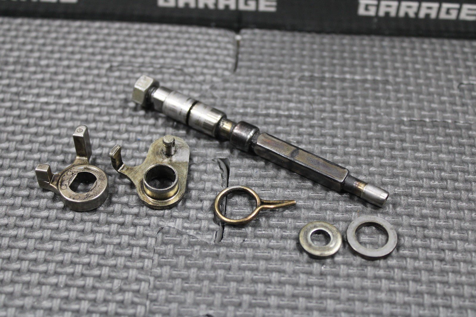 2000 2001 HONDA CR125R OEM EXHAUST POWERVALVE FLAP VALVE SET SHAFT 06140 - KZ4 - A90 - hggarage