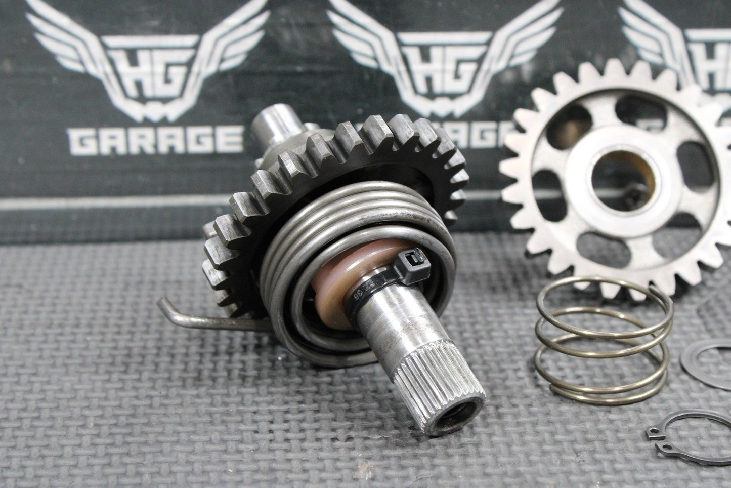 2000 SUZUKI RM125 96 - 00 OEM KICKSTART KICK START SHAFT W IDLER GEAR 26211 - 27C02 - hggarage