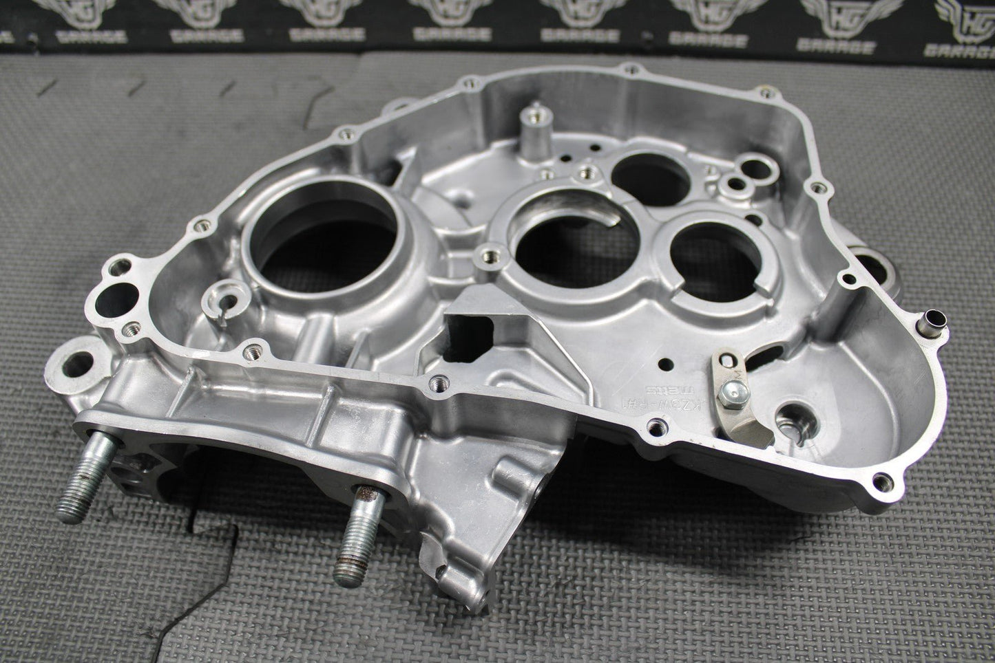 2003 HONDA CR250R OEM RIGHT ENGINE CRANKCASE CRANK CASE BLOCK 04921 - KZ3 - L30 MINT - hggarage