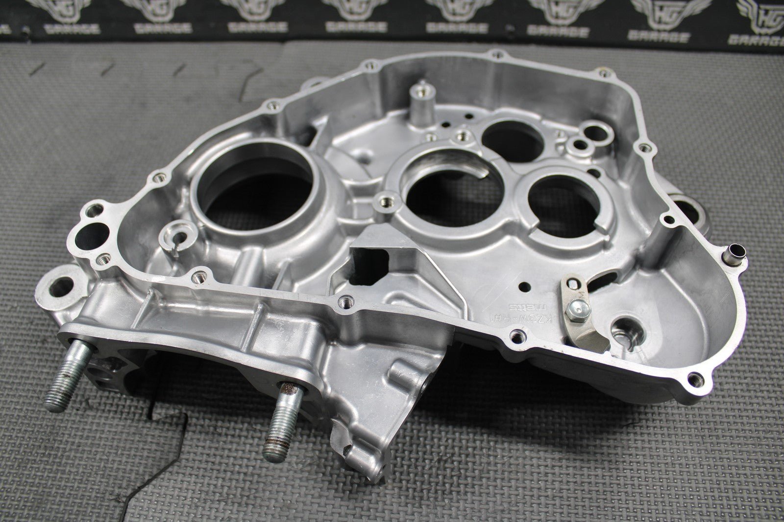 2003 HONDA CR250R OEM RIGHT ENGINE CRANKCASE CRANK CASE BLOCK 04921 - KZ3 - L30 MINT - hggarage