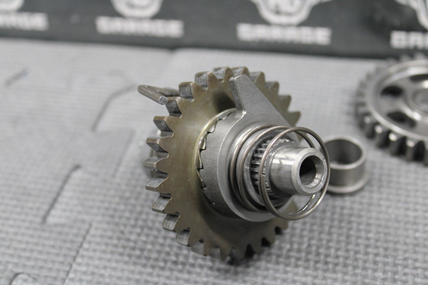 2003 02 - 07 HONDA CR250R OEM KICKSTART KICK START SHAFT IDLER GEAR 28251 - KZ3 - 690 - hggarage