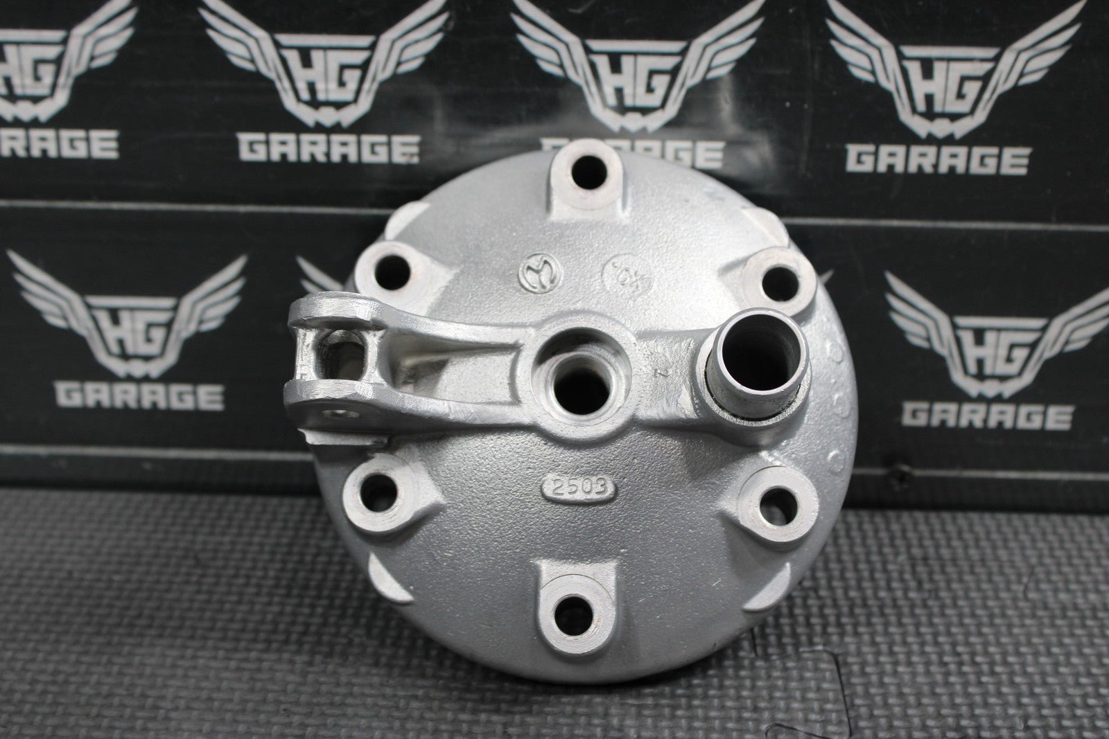 2000 KTM 250 EXC OEM ENGINE MOTOR CYLINDER HEAD COVER DOME TOPEND 54630206000 - hggarage