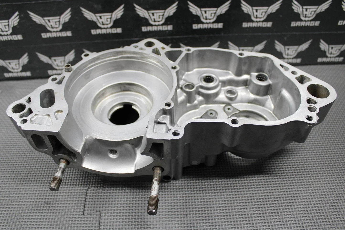 2006 07 KAWASAKI KX250 2 STROKE OEM LEFT CRANKCASE CRANK CASE HALF 14001 - 0065 - hggarage