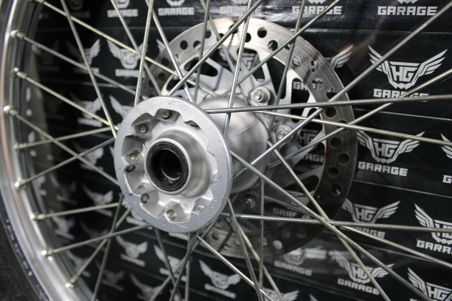 1998 HONDA CR125R OEM FRONT WHEEL RIM HUB ASSEMBLY 44635 - MAC - 680 44701 - KZ4 - J01 - hggarage