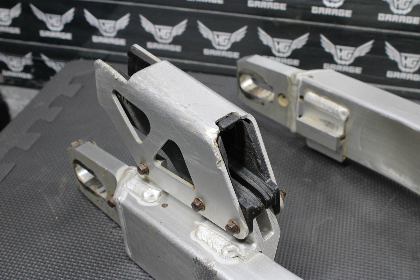 2000 SUZUKI 00 - 07 DRZ400 DRZ400E OEM SWINGARM SWING ARM SUSPENSION 61000 - 29F00 - hggarage