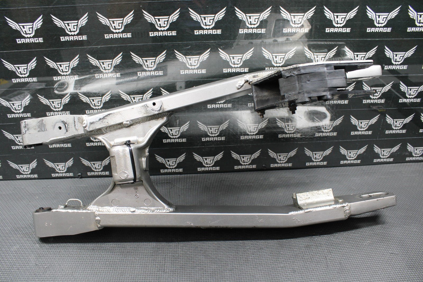 09 KAWASAKI 09 - 20 KLX250S KLX250SF KLX300 OEM SWINGARM SWING ARM SUSPENSION GOOD - hggarage
