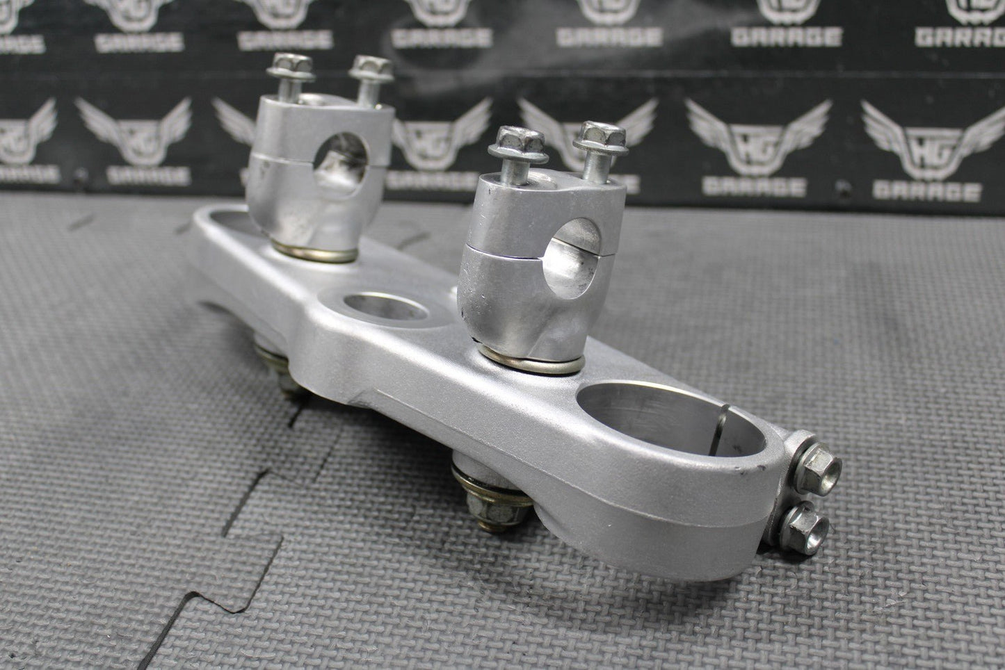 2001 HONDA CR125R CR250R OEM FORK UPPER TRIPLE TREE BAR CLAMP 53300 - KZ4 - J20 - hggarage