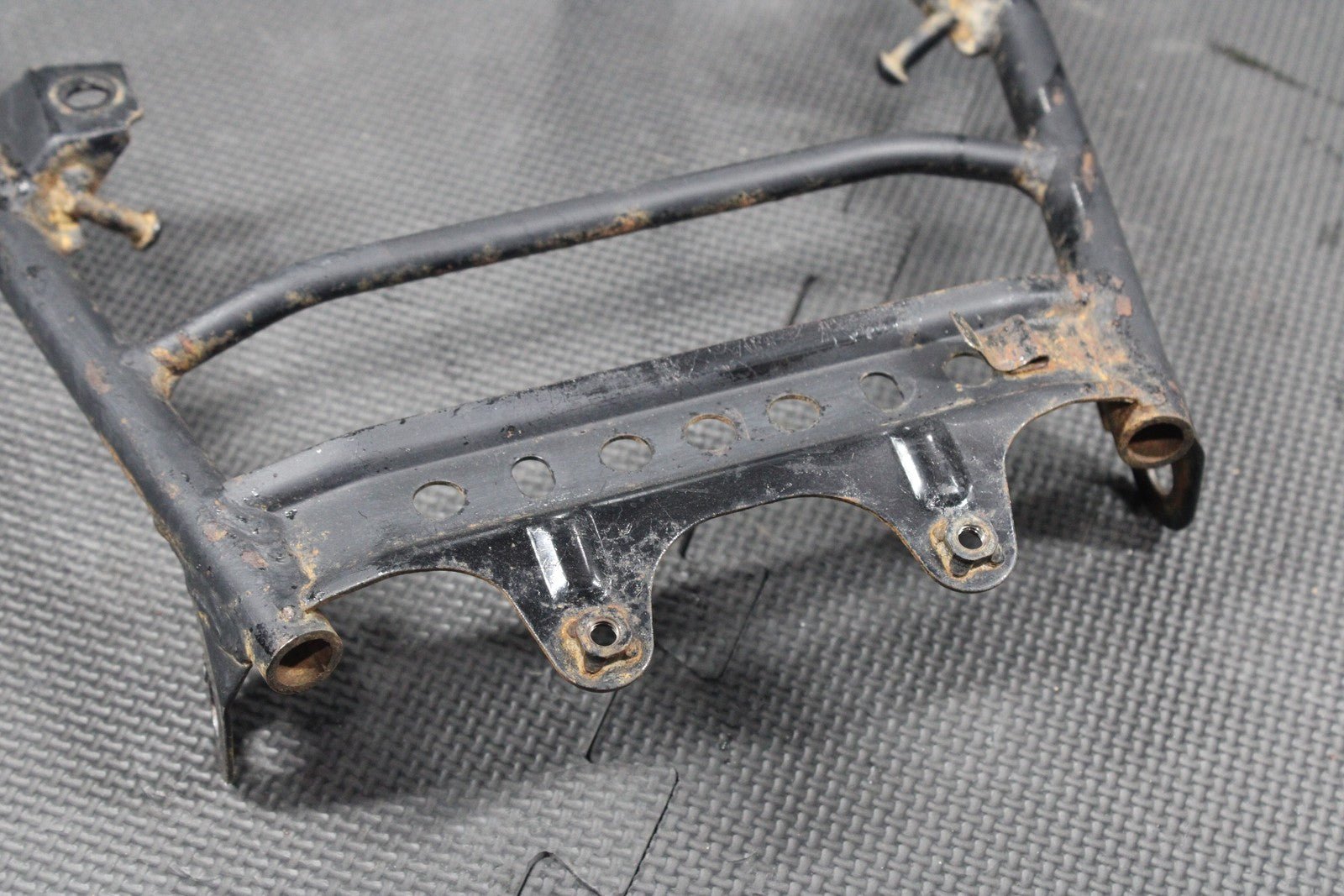 1987 87 - 93 YAMAHA TW200 OEM REAR BACK SUB FRAME SUBFRAME FENDER SUPPORT TAILIGHT - hggarage