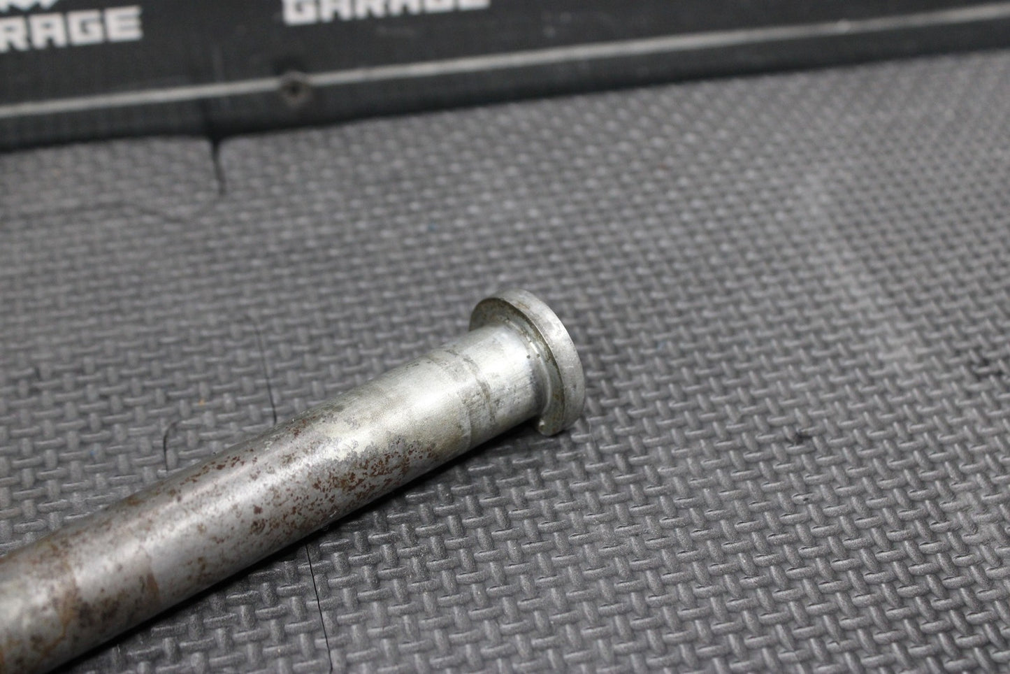 2006 YAMAHA YZ450F OEM REAR BACK SWINGARM BOLT SUSPENSION PIVOT AXLE 1C3 - 22141 - 1 - hggarage