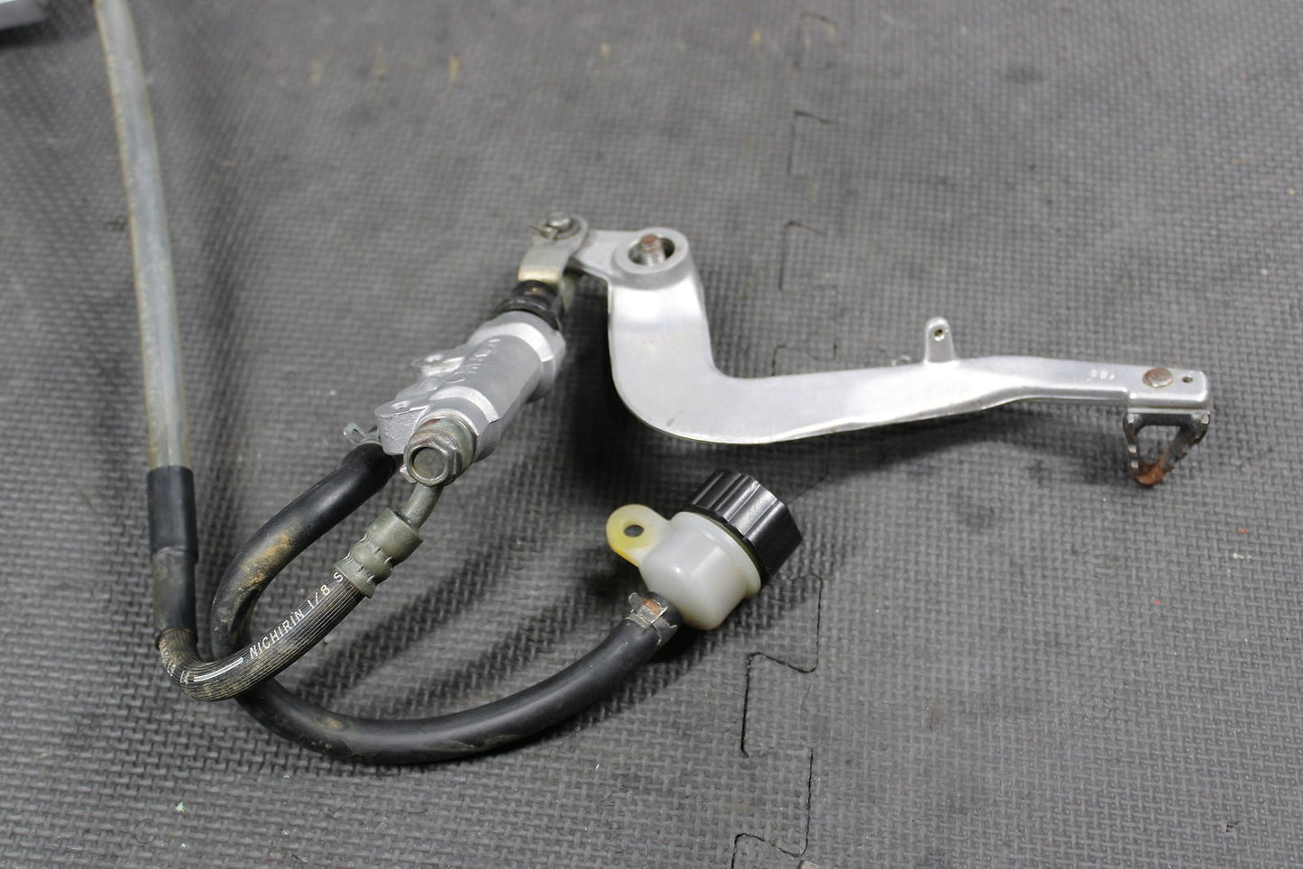 2001 01 - 13 KAWASAKI KX85 OEM NISSIN REAR BACK BRAKE CALIPER MASTER CYLINDER - hggarage