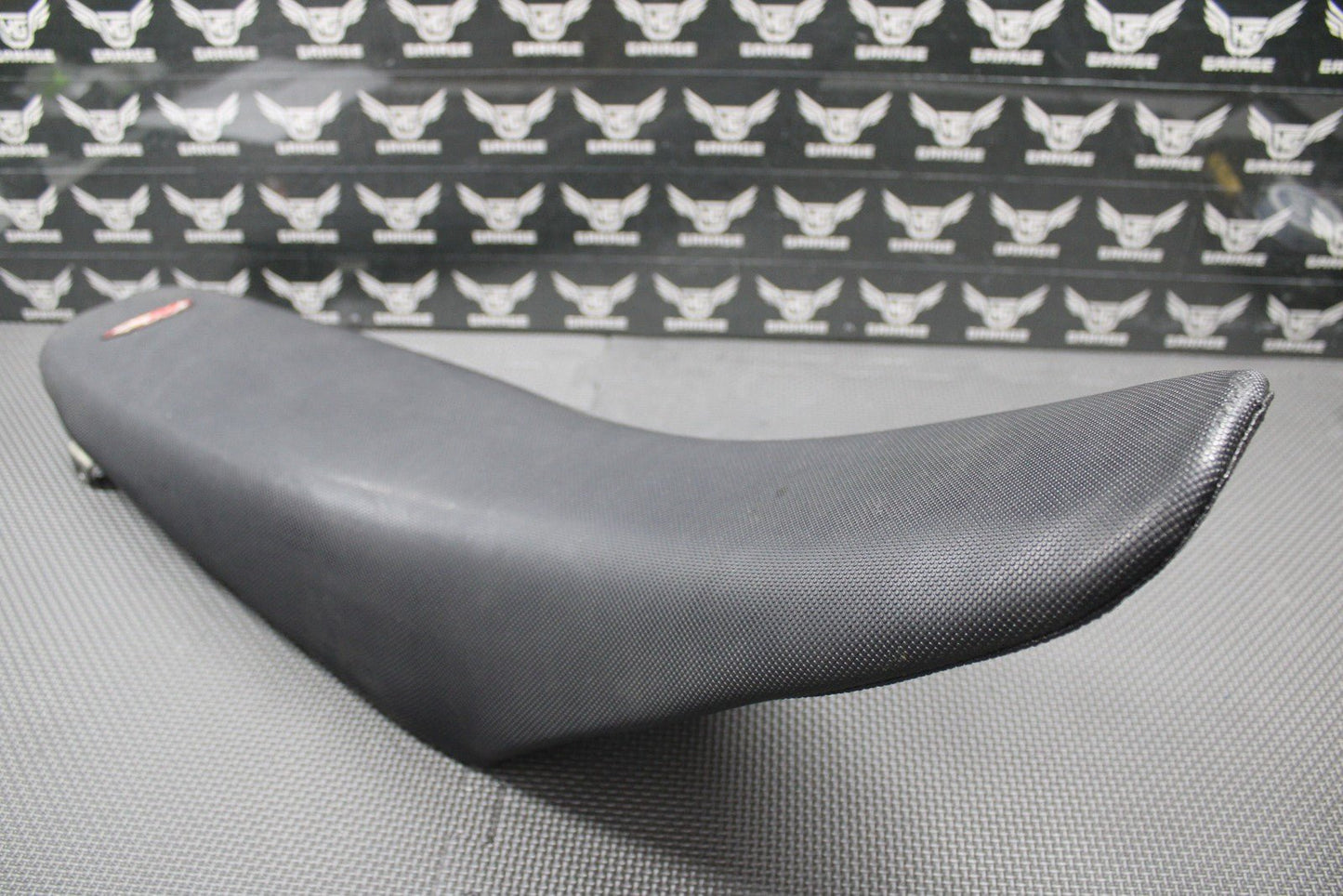 2000 2001 HONDA CR125R CR250R OEM SEAT SADDLE FOAM PAN BLACK GRIPPER COVER GOOD! - hggarage