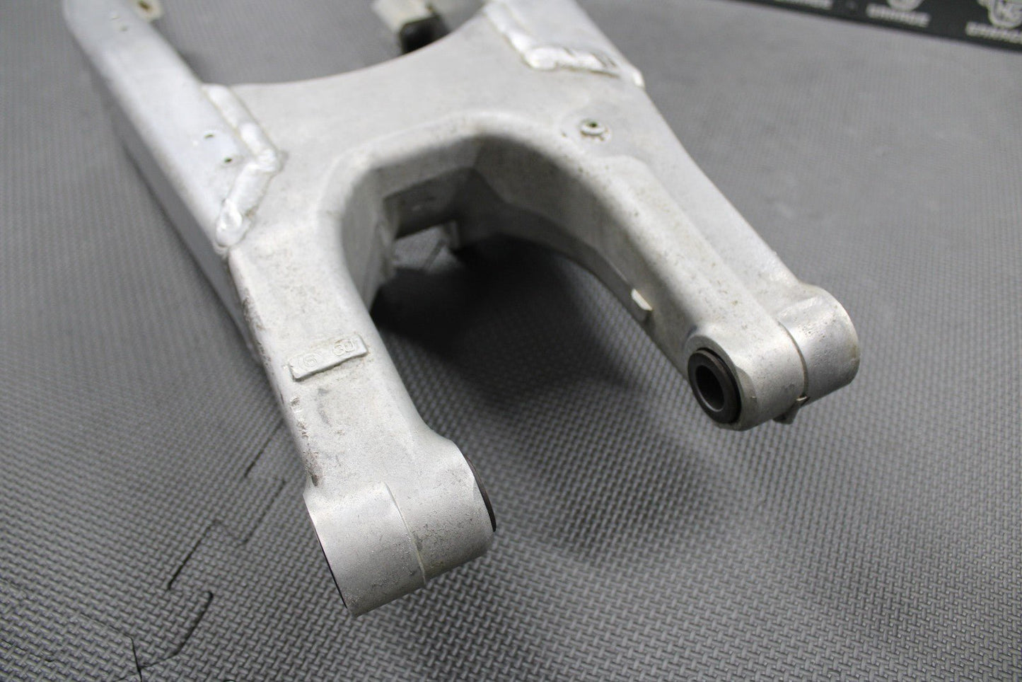2007 2008 KAWASAKI KX250F OEM SWINGARM SWING ARM SUSPENSION 33001 - 0107 NICE! - hggarage