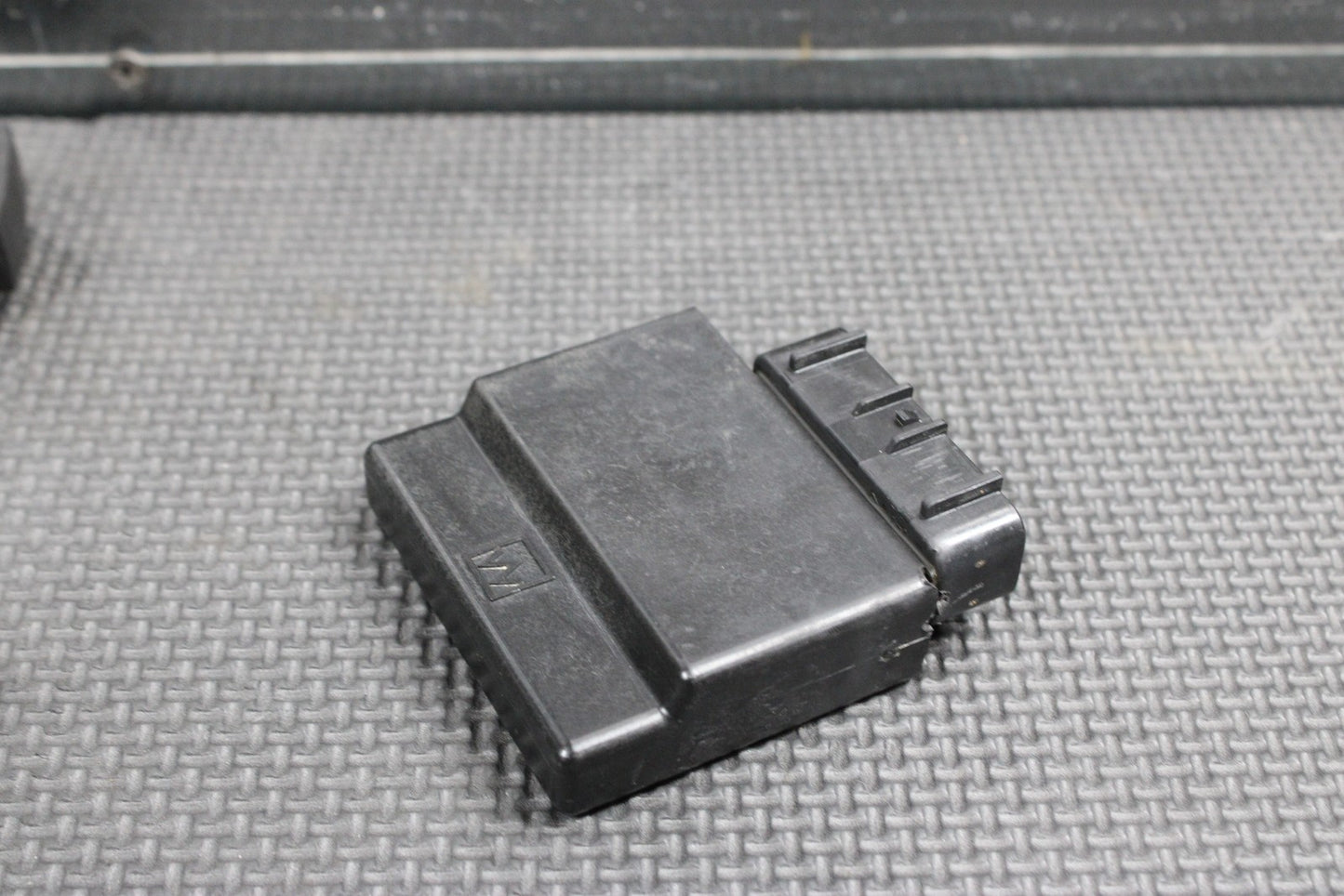 47330916