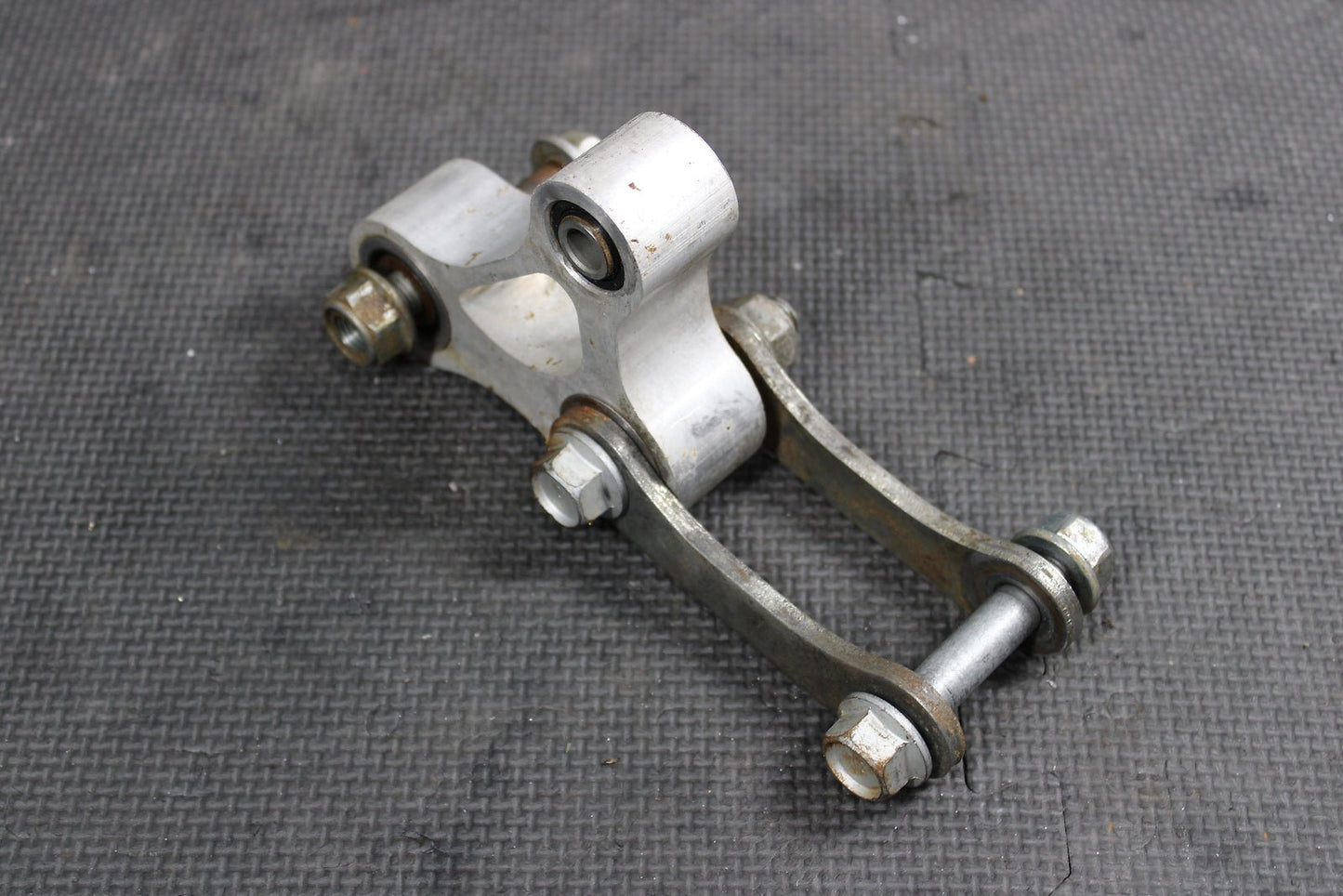 1999 HONDA 99 - 02 CR80R CR80RB OEM REAR SHOCK LINKAGE LINKS 52465 - GBF - J20 - hggarage