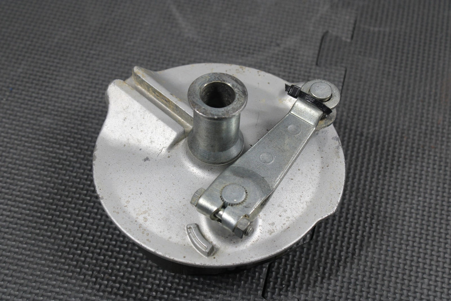 1987 YAMAHA TW200 OEM REAR BACK BRAKE DRUM ASSEMBLY GOOD! - hggarage