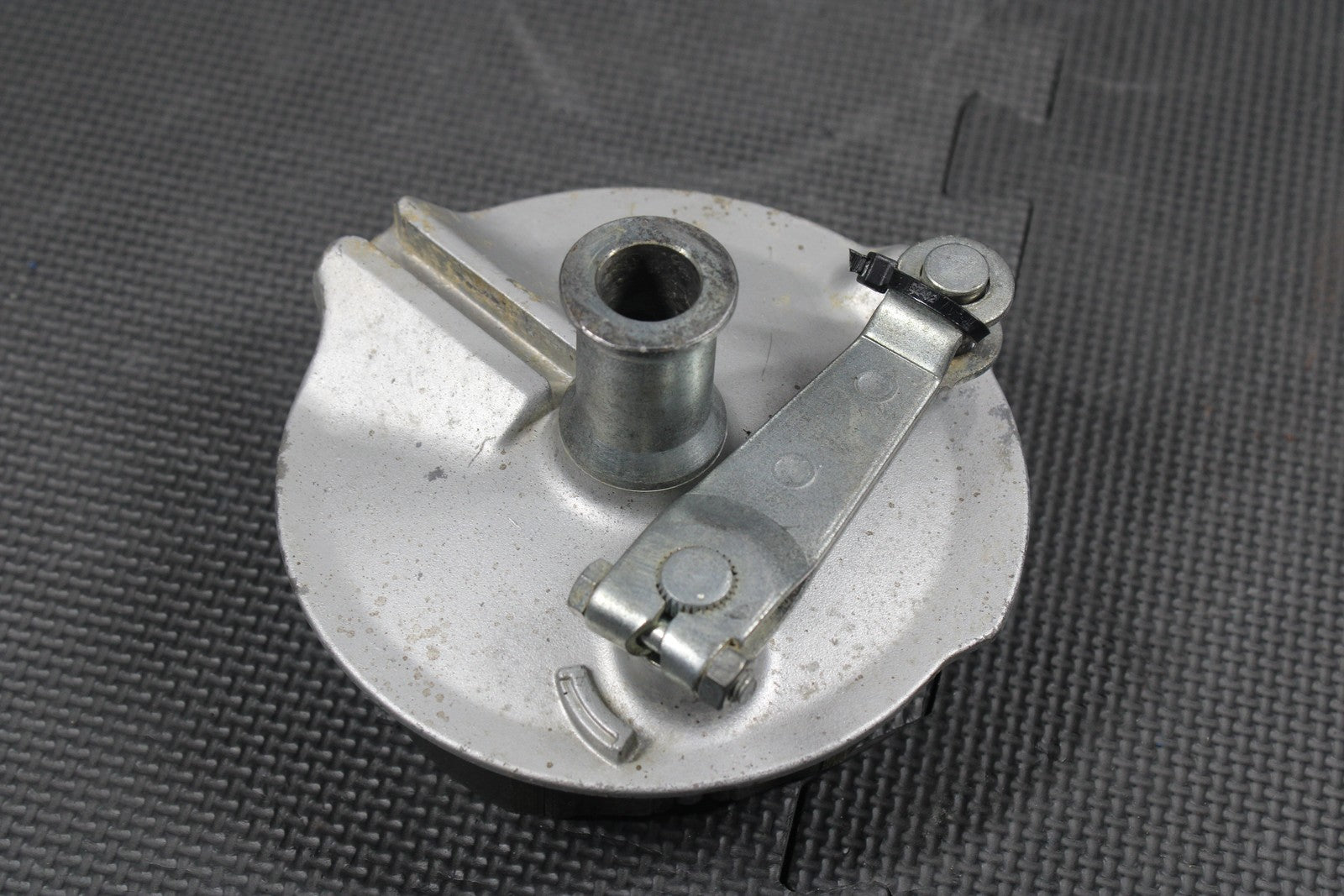 1987 YAMAHA TW200 OEM REAR BACK BRAKE DRUM ASSEMBLY GOOD! - hggarage