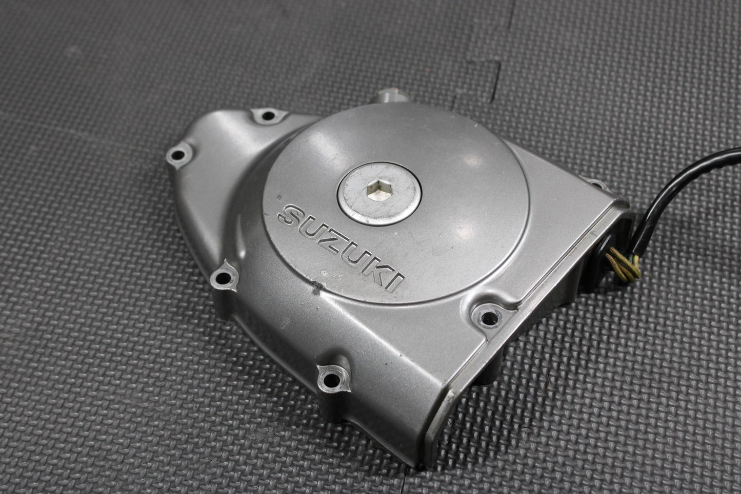 2005 SUZUKI DR200SE OEM LEFT SIDE ENGINE MOTOR STATOR GENERATOR MAGNETO COVER - hggarage