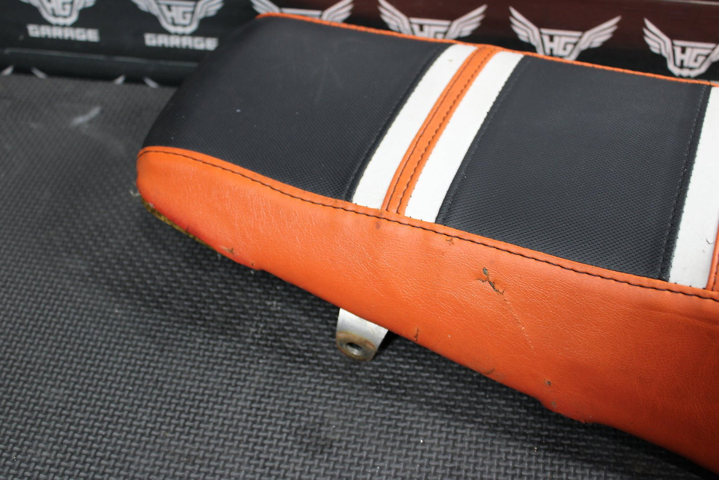 1999 HONDA CR80R CR80RB OEM SEAT SADDLE 77100 - GBF - J20 - hggarage