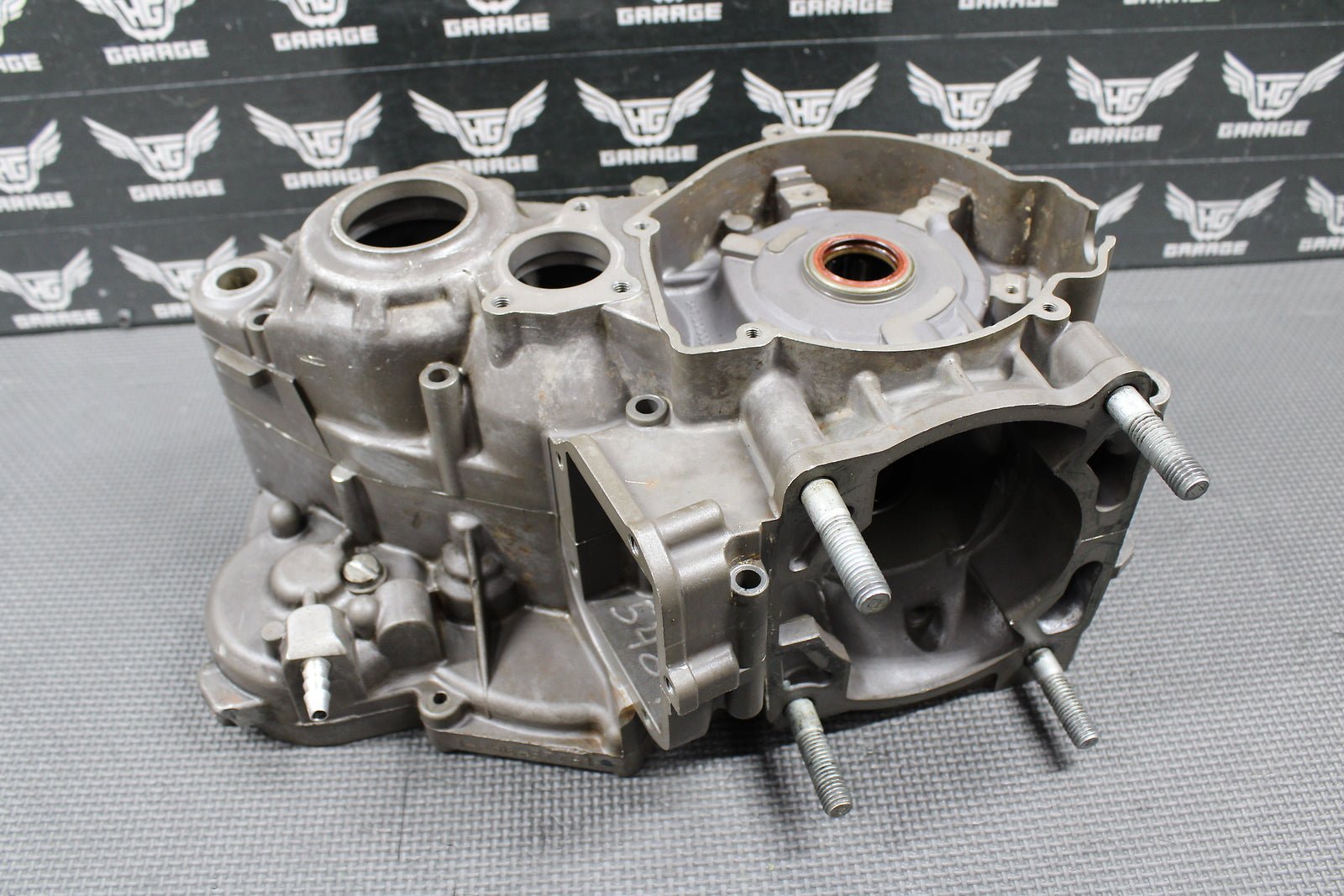 2001 KTM 300 EXC OEM LEFT RIGHT ENGINE MOTOR CRANKCASE CRANK CASES 54730000144 - hggarage