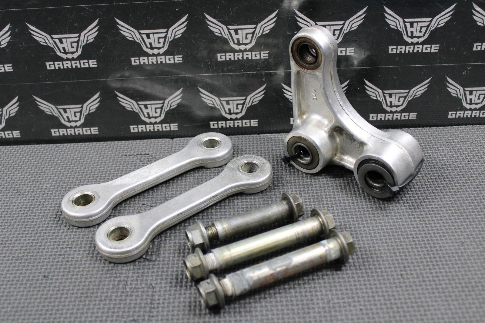 2003 KAWASAKI KLX400SR OEM REAR SHOCK LINKAGE LINKS TIE ROD ARM 39007 - S013 - hggarage