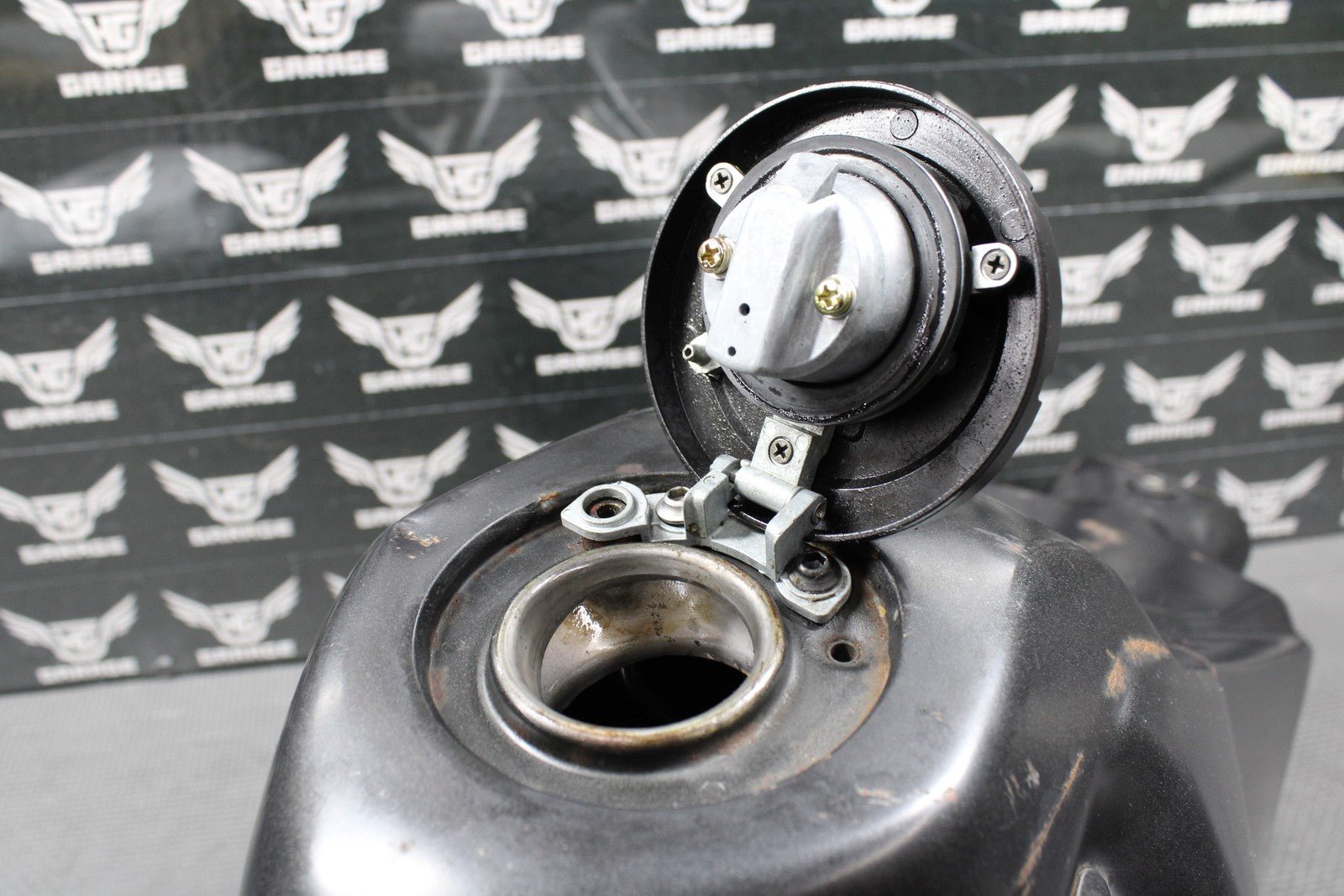 2009 2010 KAWASAKI KLX250SF KLX250 OEM GAS FUEL TANK CELL RESEVOIR 51086 - 5064 - 25 - hggarage