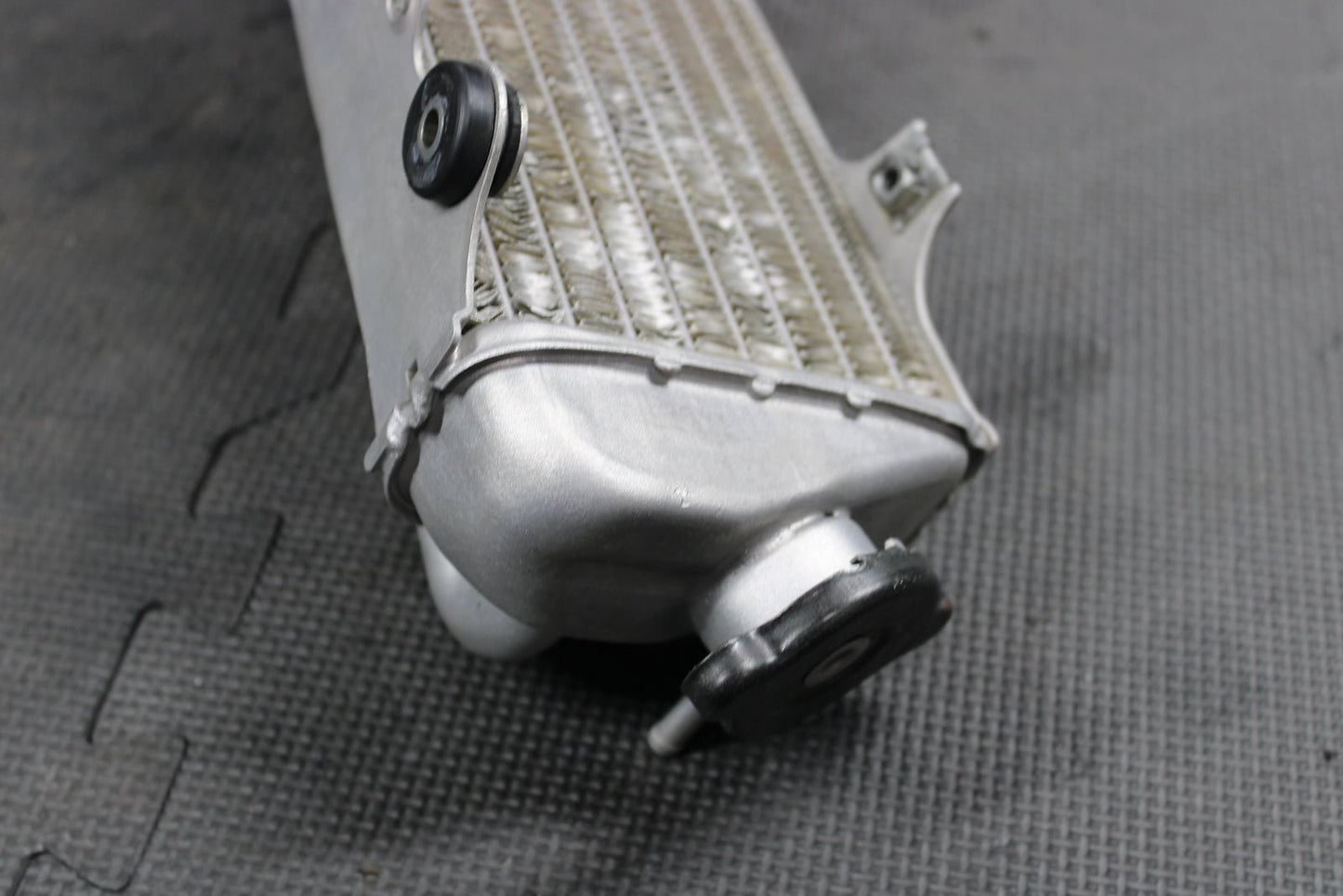 2000 Kawasaki KX80 KX85 OEM Engine Motor Cooling Cooler Radiator 39061 - 1245 - hggarage