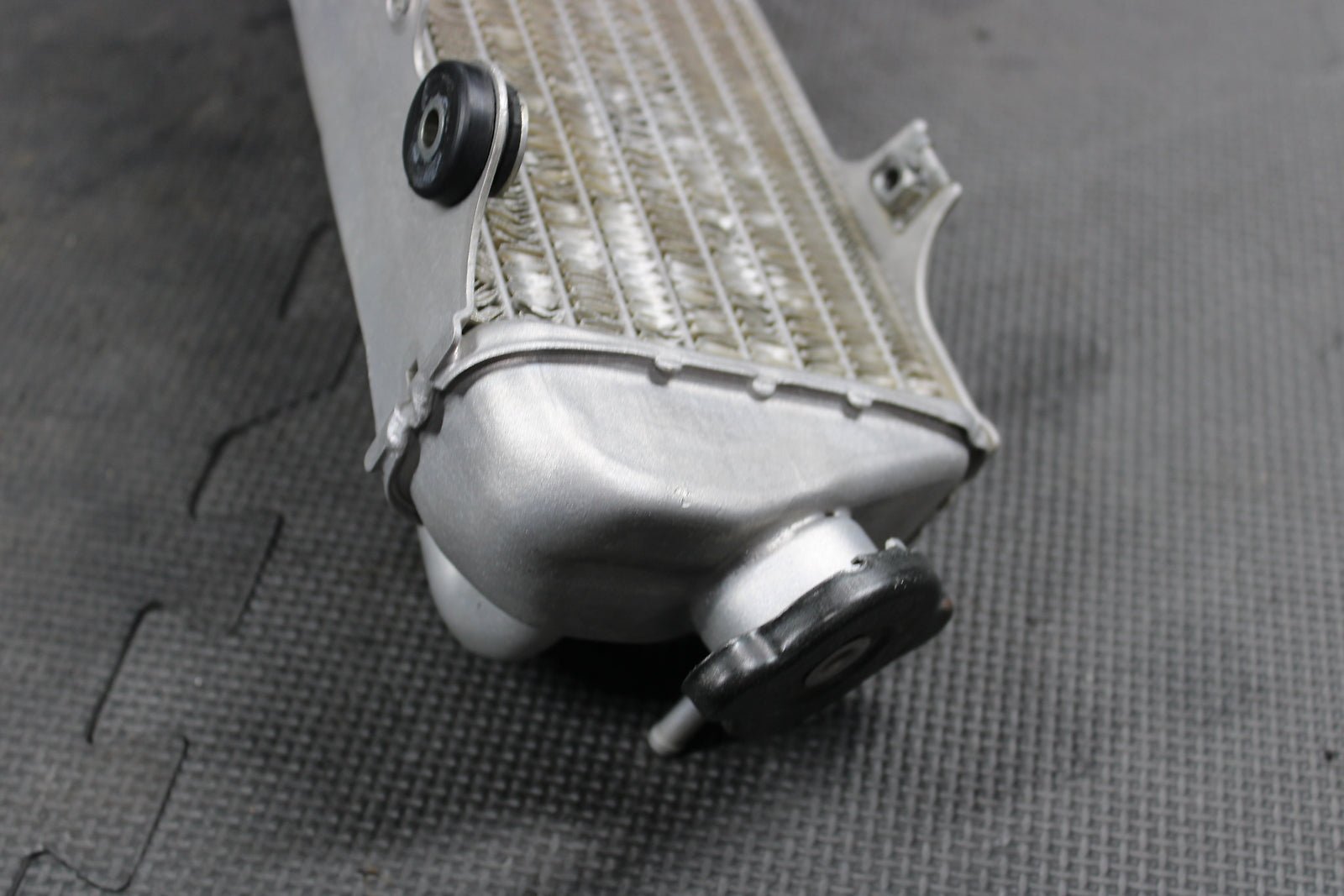 2000 Kawasaki KX80 KX85 OEM Engine Motor Cooling Cooler Radiator 39061 - 1245 - hggarage
