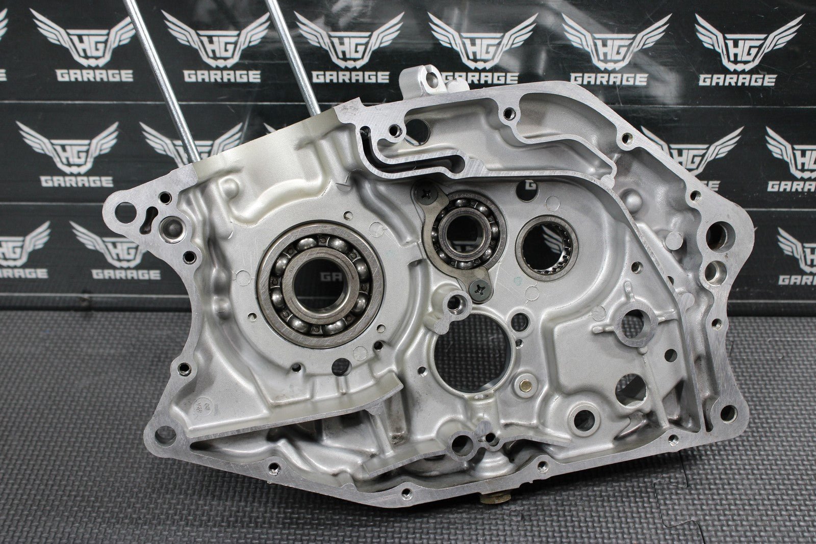 2005 SUZUKI DR200SE K5 OEM LEFT RIGHT ENGINE MOTOR CRANKCASE CRANK CASES BLOCK - hggarage