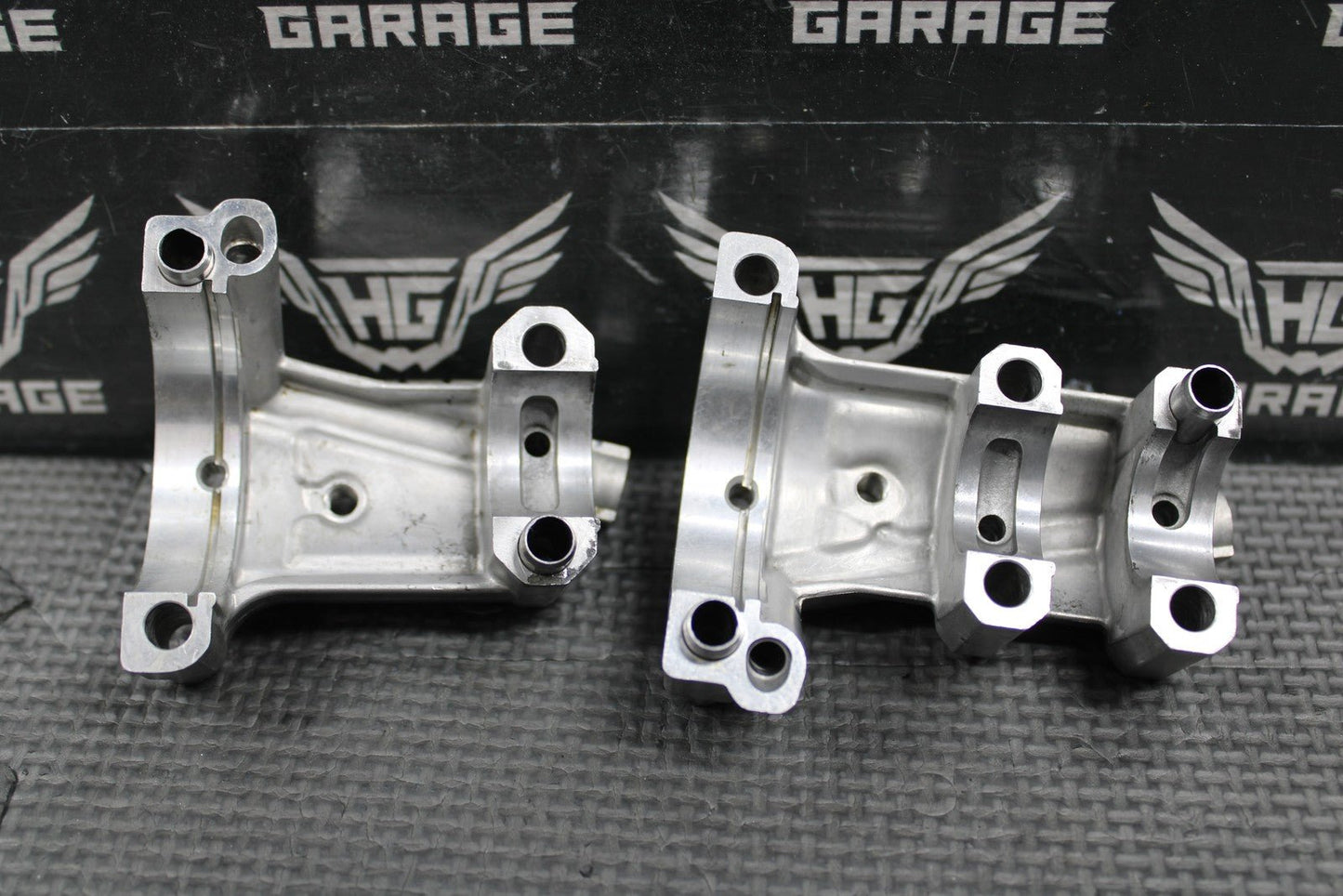 2003 YAMAHA 03 - 05 YZ450F WR450F OEM CYLINDER HEAD CAM CAPS CAMSHAFT TOWERS BOLTS - hggarage