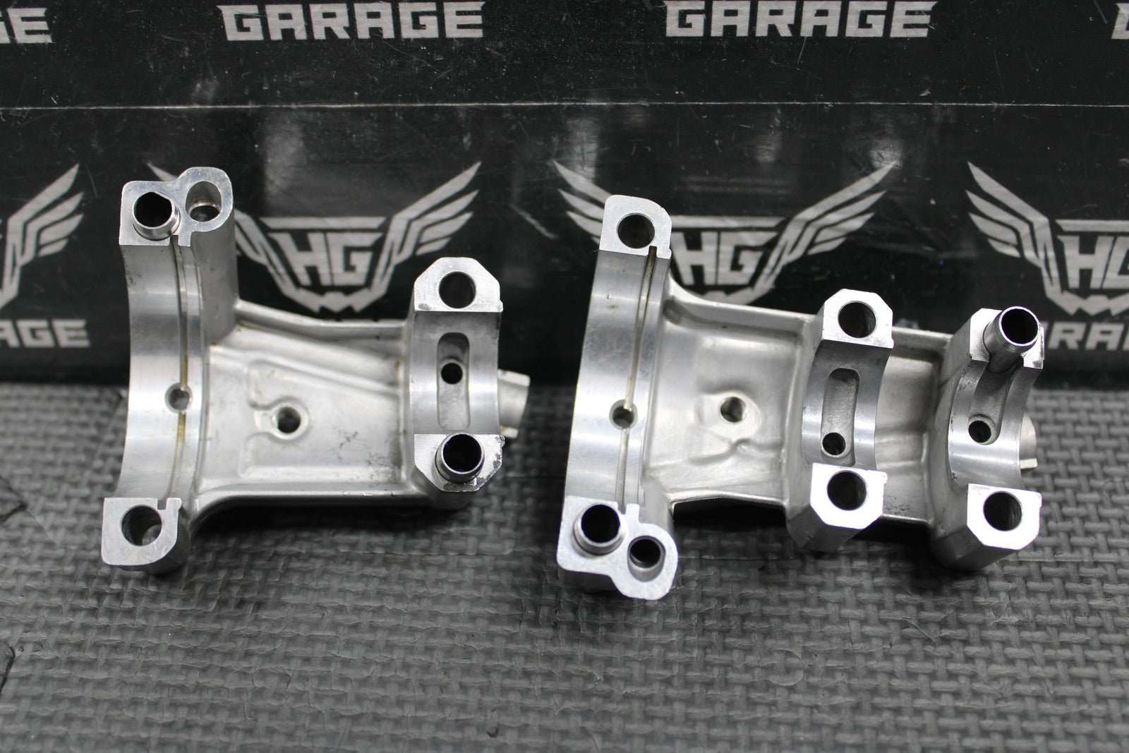 2003 YAMAHA 03 - 05 YZ450F WR450F OEM CYLINDER HEAD CAM CAPS CAMSHAFT TOWERS BOLTS - hggarage