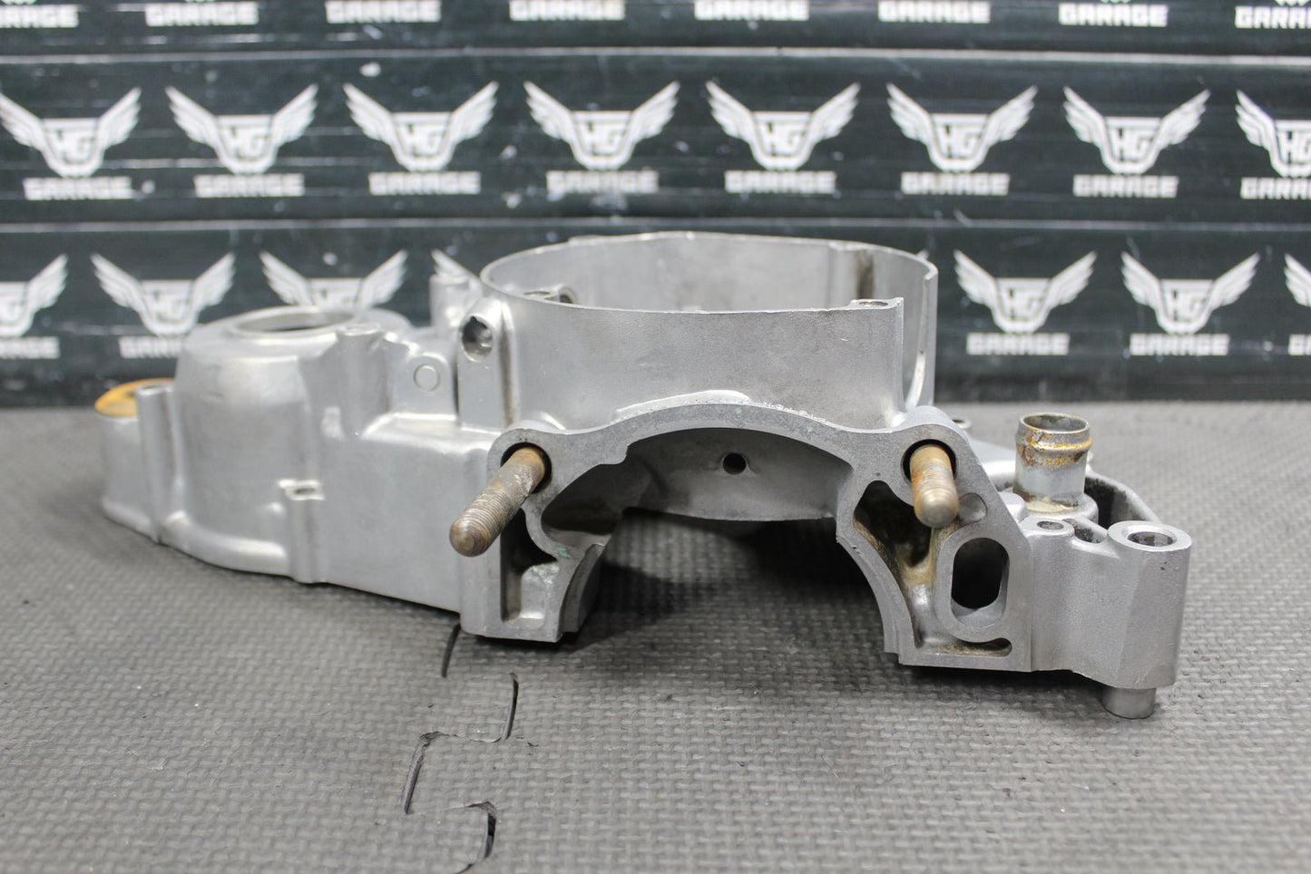 1997 SUZUKI RM250 OEM LEFT ENGINE MOTOR CRANKCASE CRANK CASE BLOCK 11300 - 37822 - hggarage