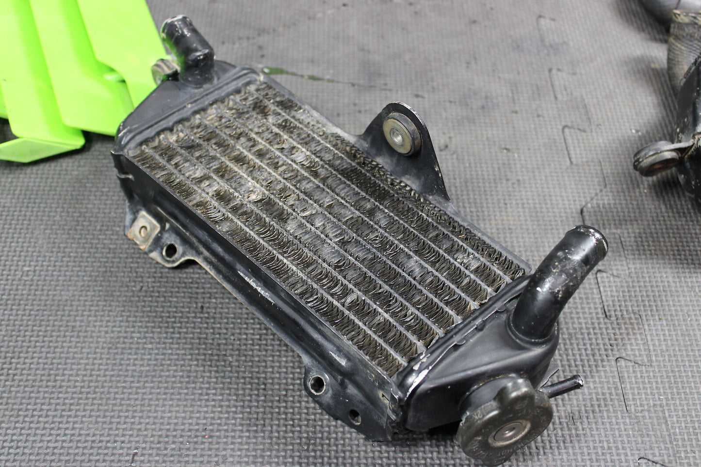 1991 KAWASAKI KDX250 OEM ENGINE MOTOR COOLING COOLER RADIATOR 39061-1127