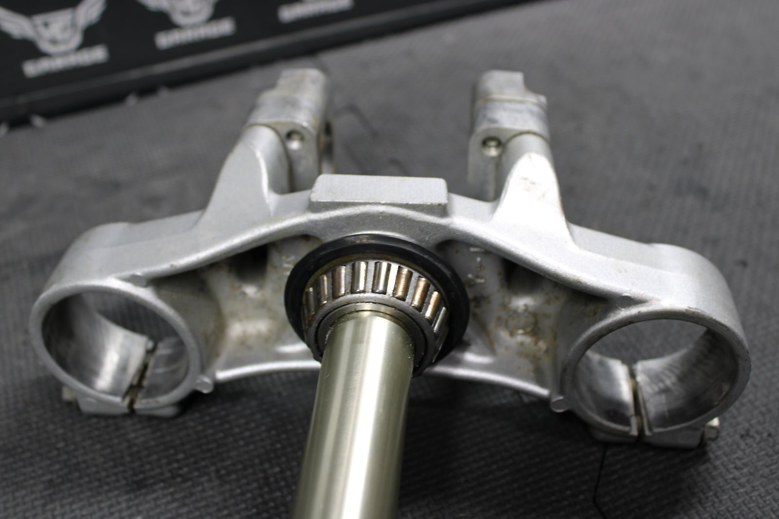1996 1997 Yamaha YZ125 OEM Front Forks Triple Tree Steering Stem Bar Clamp - hggarage