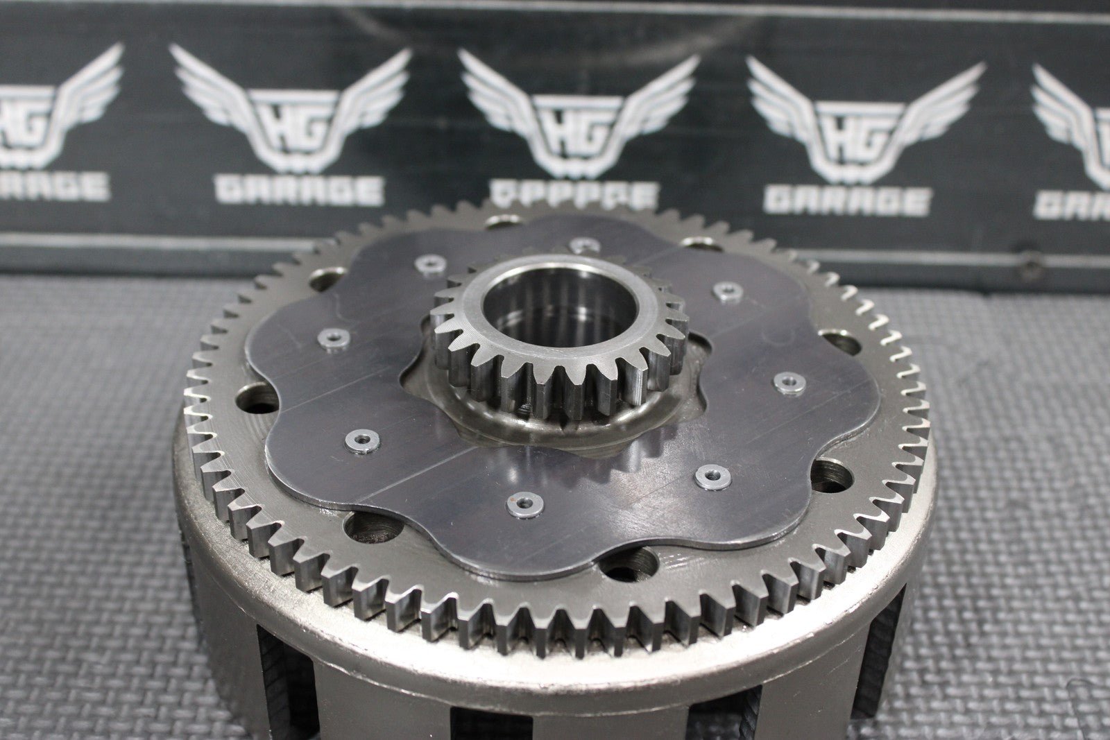 2000 KTM 250 300 EXC OEM CLUTCH BASKET 54632001272 - hggarage
