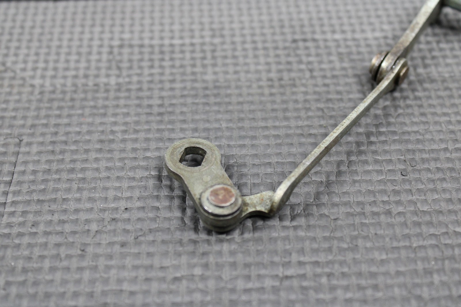 1999 2000 YAMAHA YZ125 OEM EXHAUST POWER VALVE LINKAGE PUSH ROD GOVERNOR GEAR - hggarage