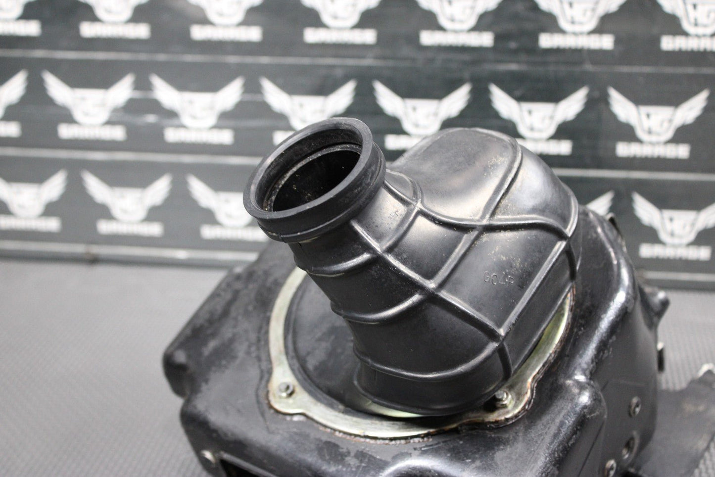 1991 88 - 95 HONDA CR80R OEM AIRBOX INTAKE AIR CLEANER CASE 17210 - GS2 - 700 - hggarage